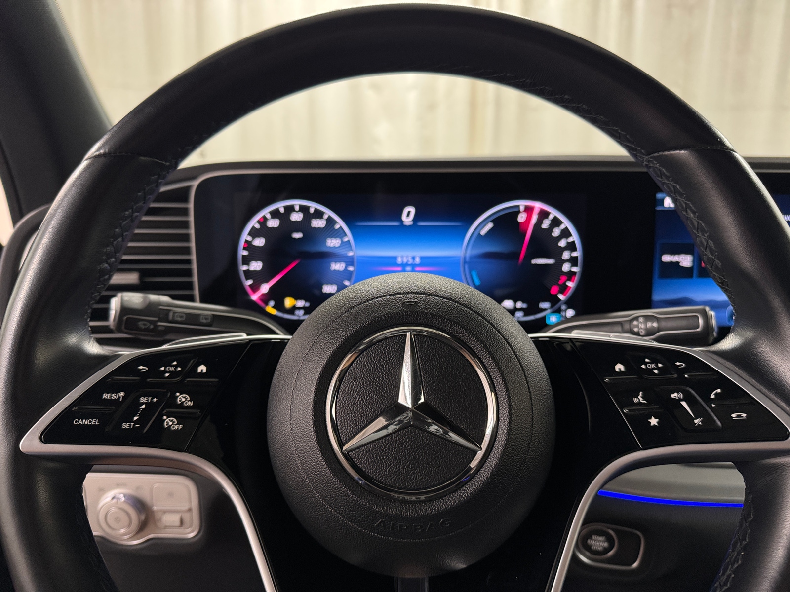 Thumbnail: 2024 Mercedes-Benz GLE - 4