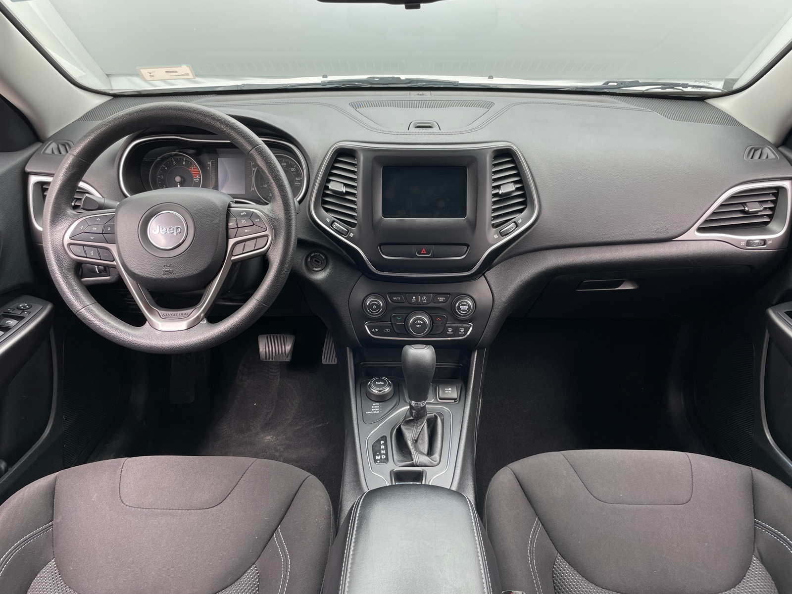 Thumbnail: 2019 Jeep Cherokee - 3