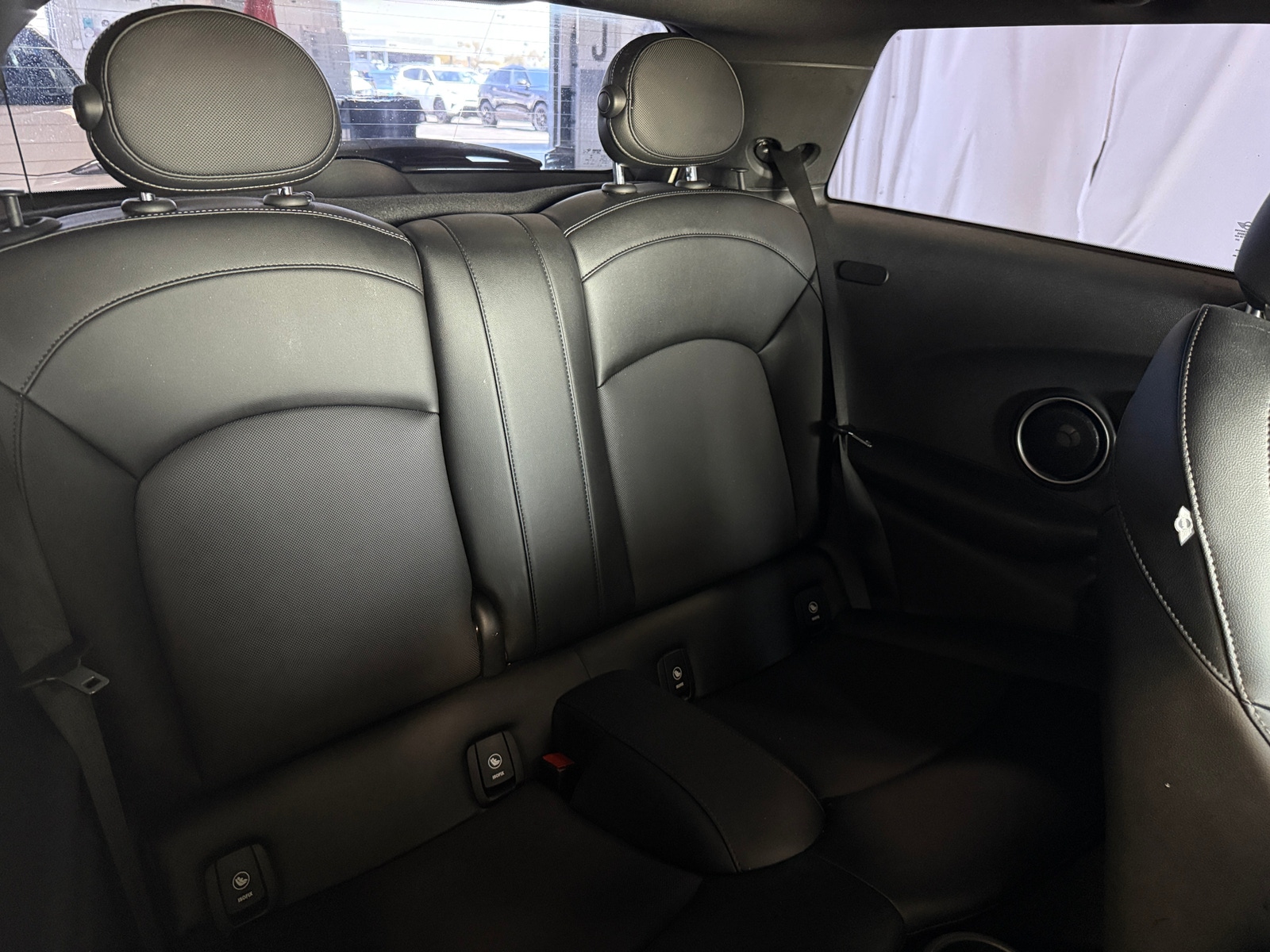 Thumbnail: 2015 MINI Cooper Hardtop - 5
