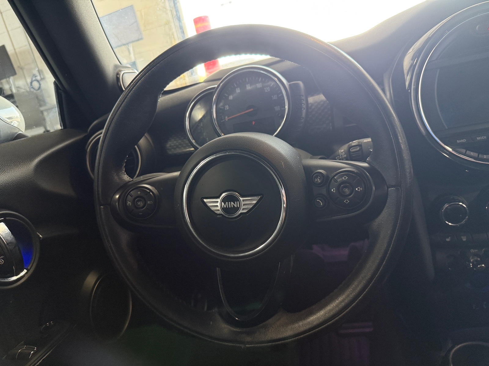 Thumbnail: 2015 MINI Cooper Hardtop - 4
