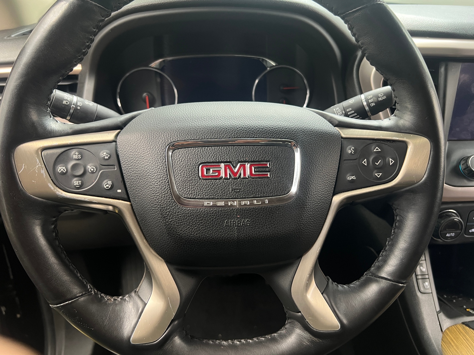 Thumbnail: 2017 GMC Acadia - 4