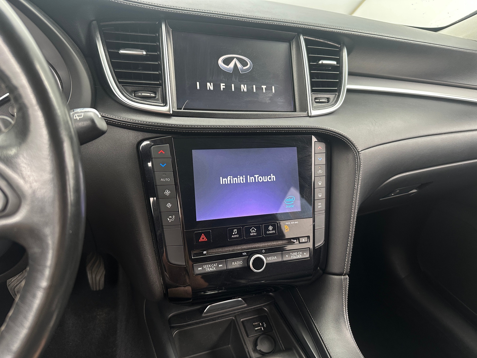 Thumbnail: 2019 INFINITI QX50 - 3