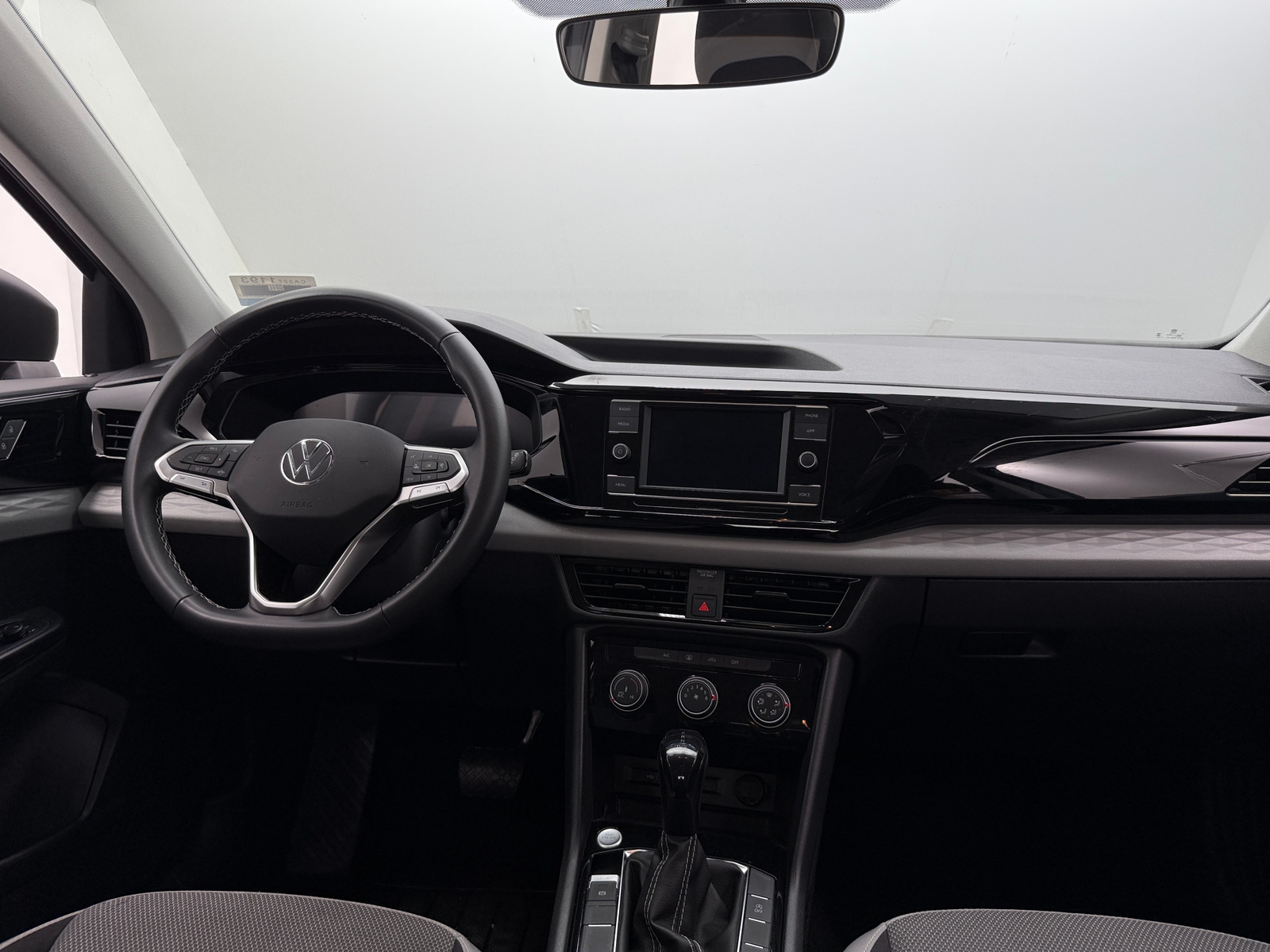 Thumbnail: 2023 Volkswagen Taos - 3