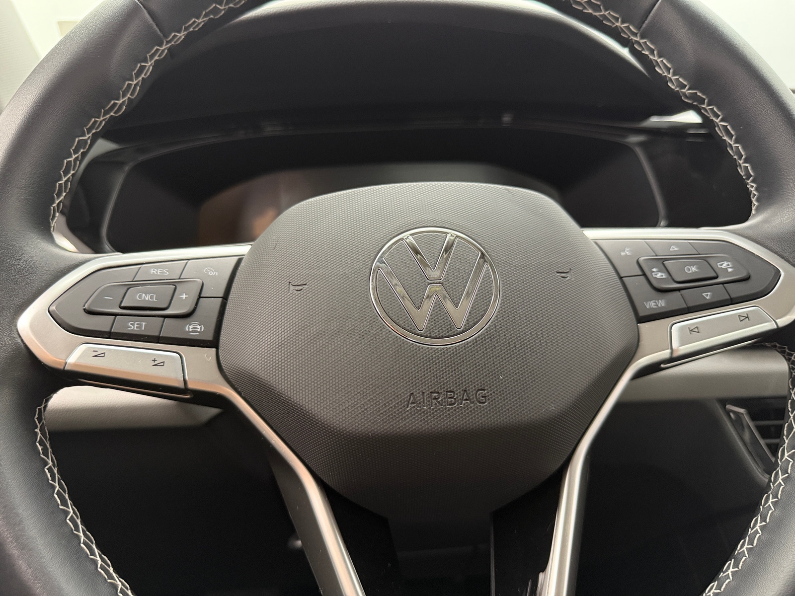 Thumbnail: 2023 Volkswagen Taos - 5