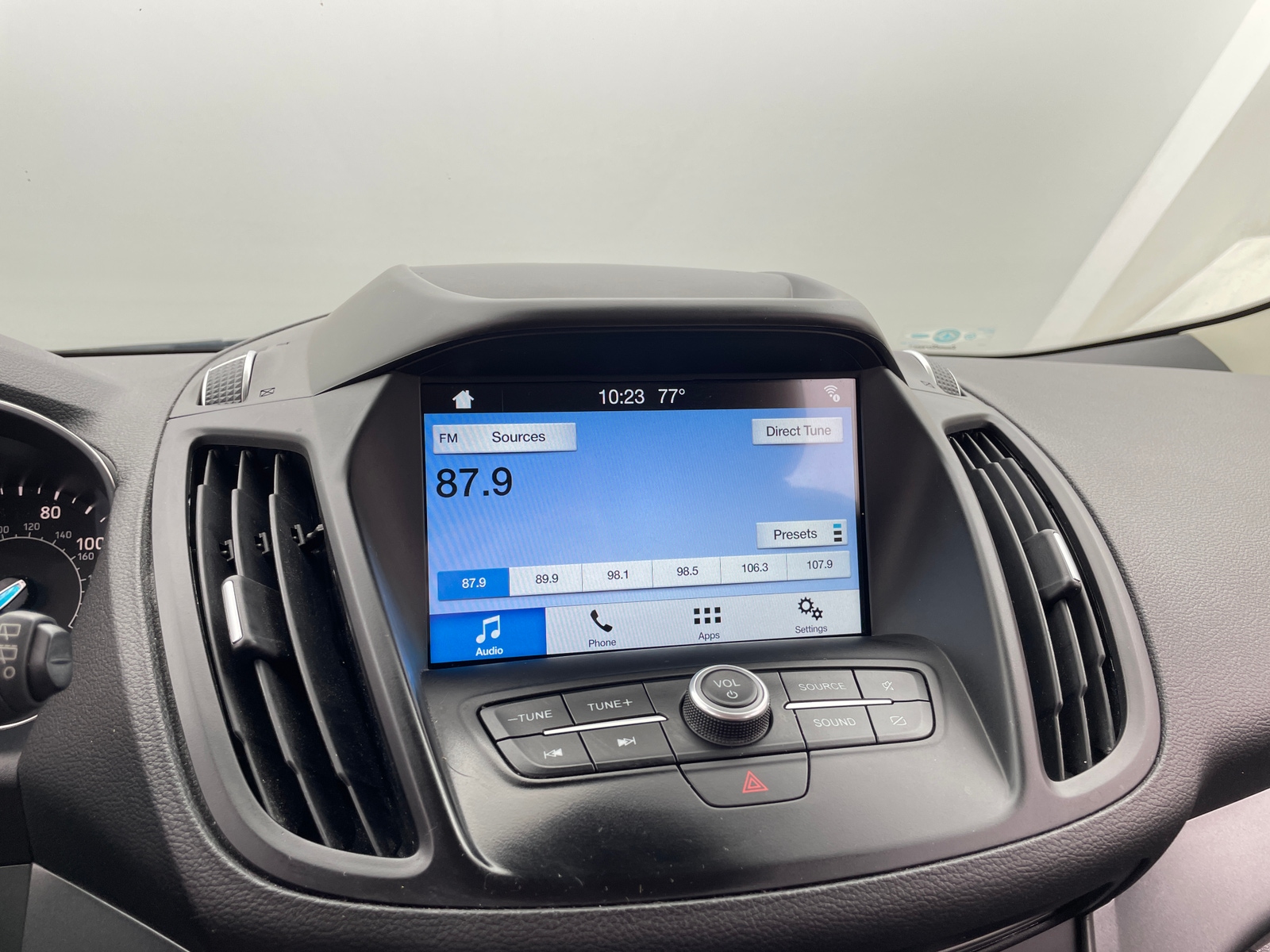 Thumbnail: 2019 Ford Escape - 4