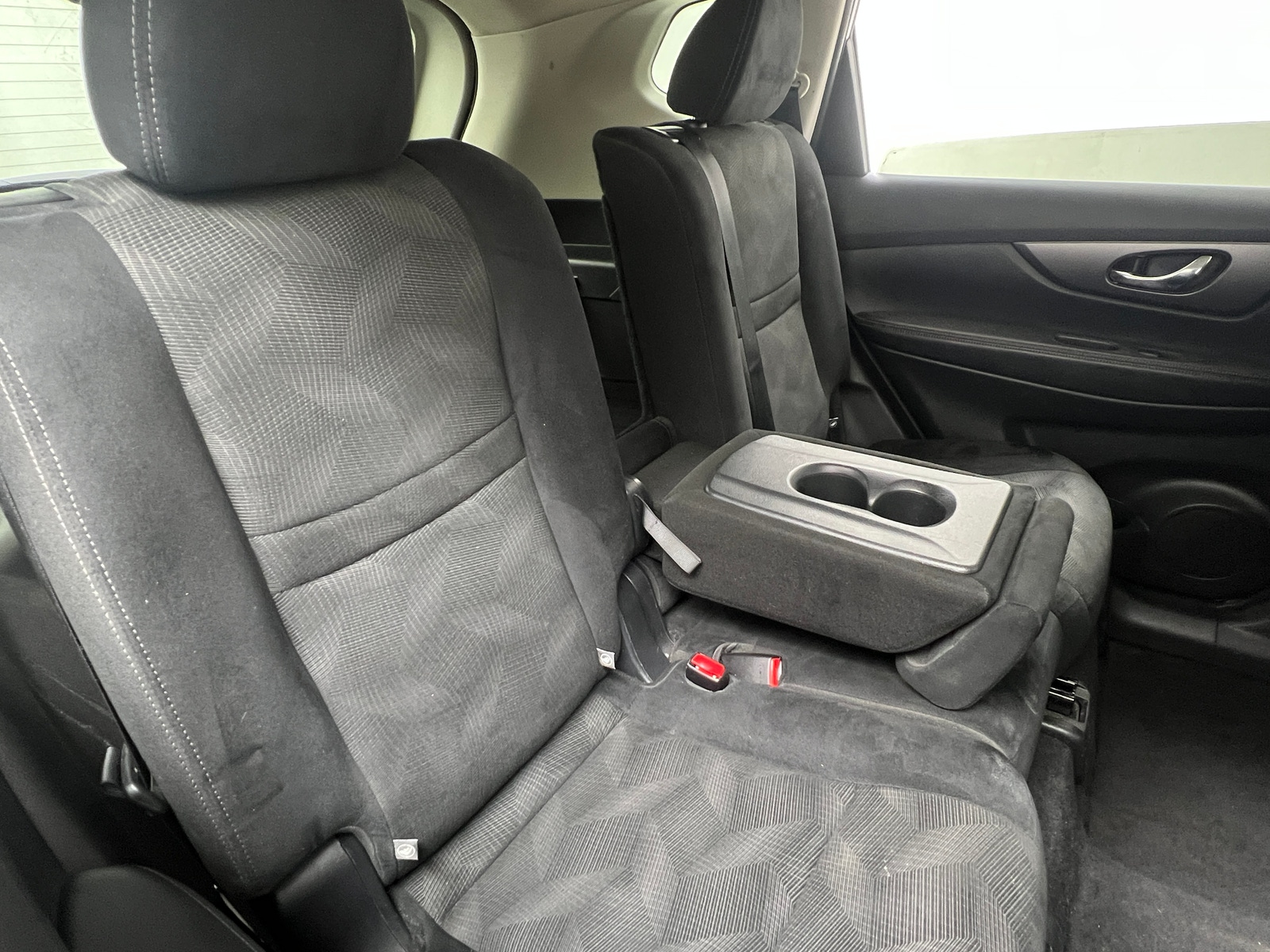 Thumbnail: 2016 Nissan Rogue - 6