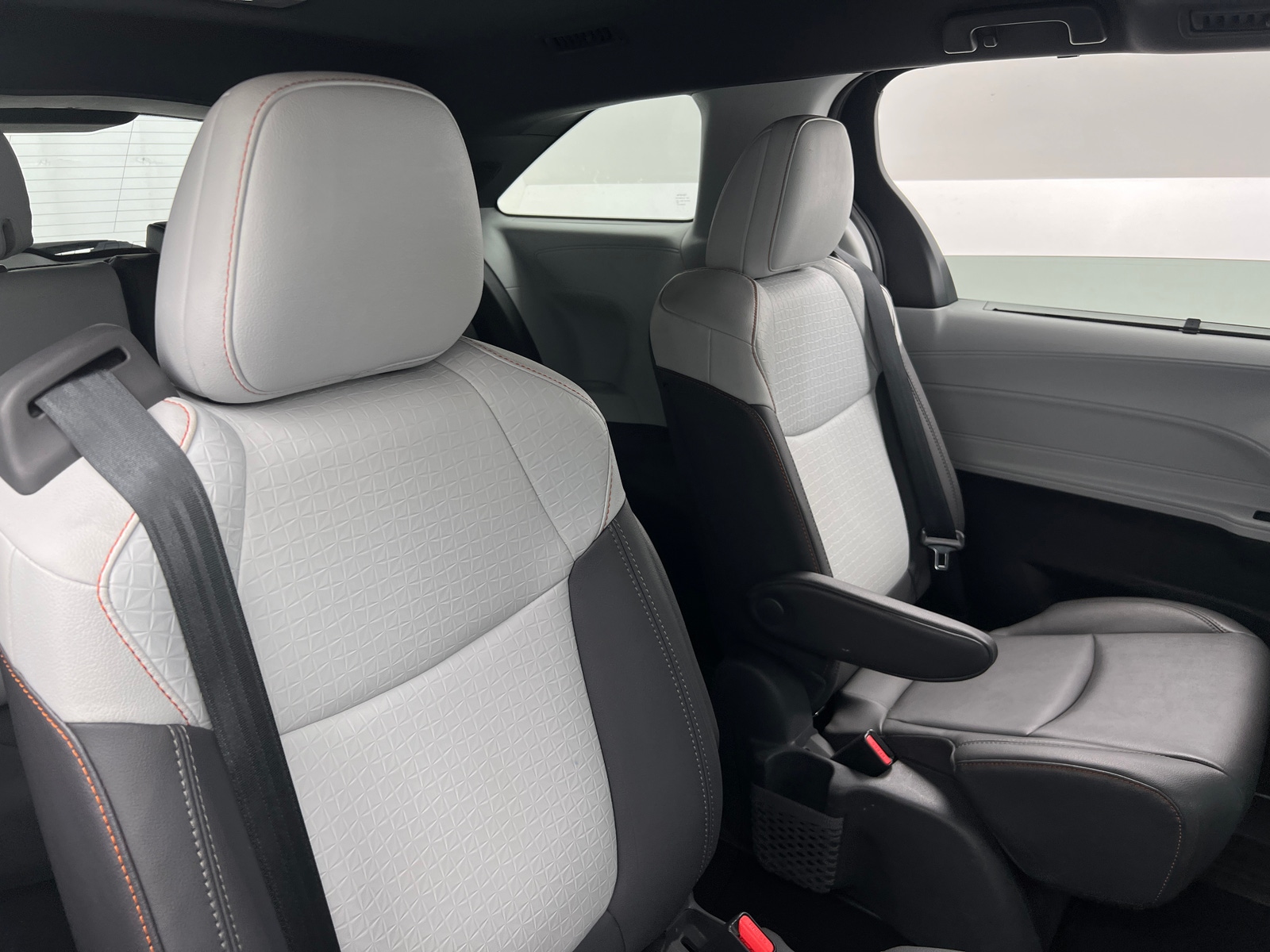 Thumbnail: 2021 Toyota Sienna - 5