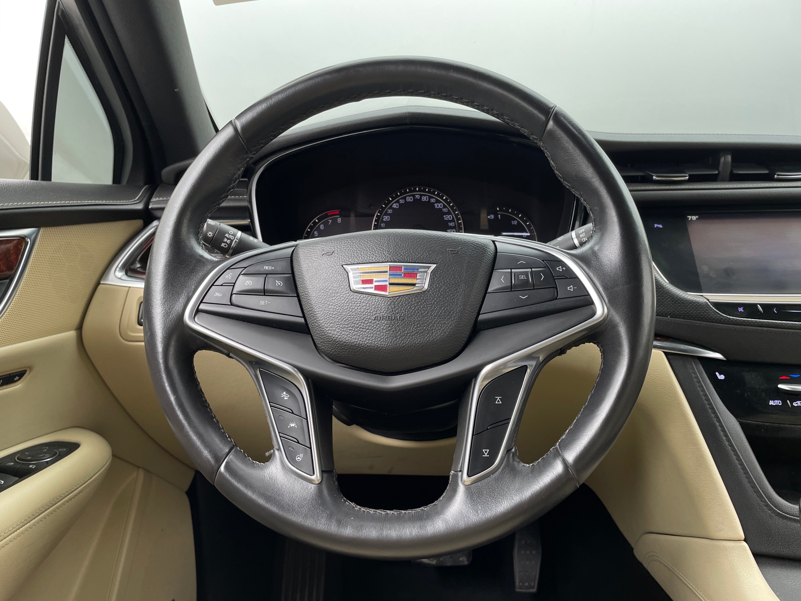 Thumbnail: 2017 Cadillac XT5 - 4