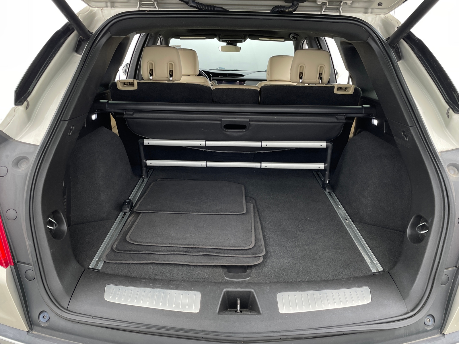 Thumbnail: 2017 Cadillac XT5 - 6