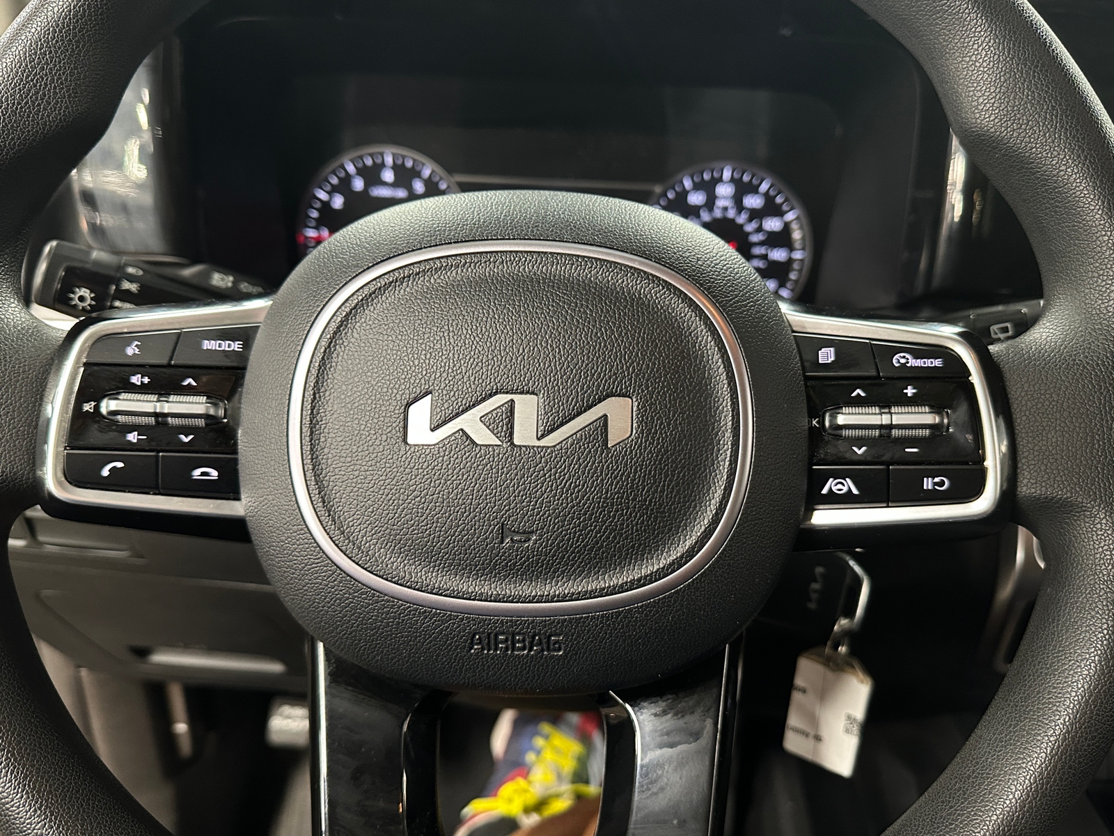 Thumbnail: 2023 Kia Sorento - 5