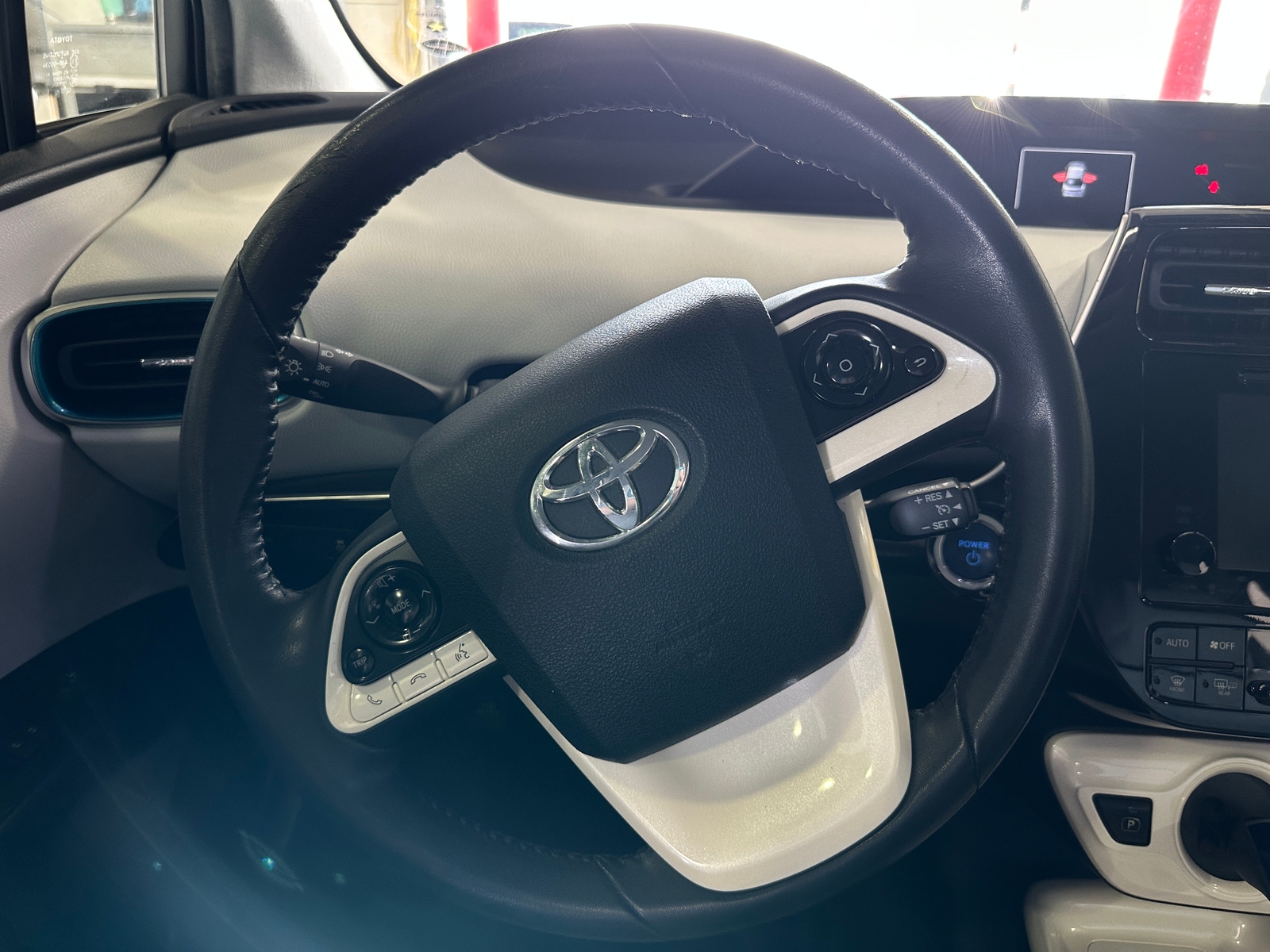 Thumbnail: 2016 Toyota Prius - 5