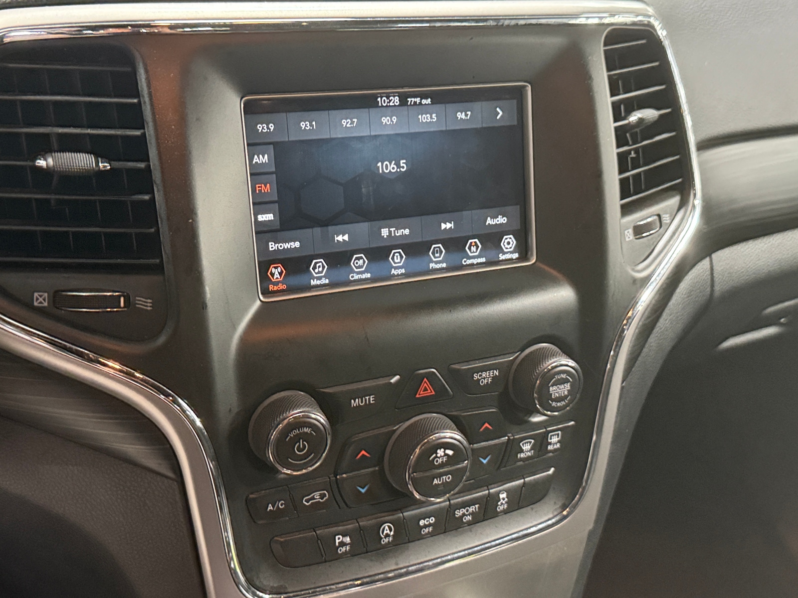 Thumbnail: 2019 Jeep Grand Cherokee - 4