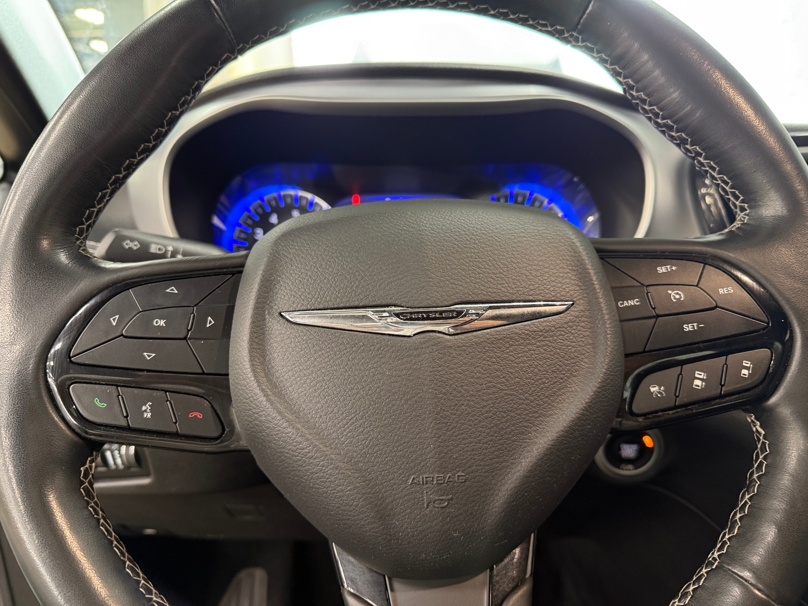 Thumbnail: 2021 Chrysler Pacifica - 4
