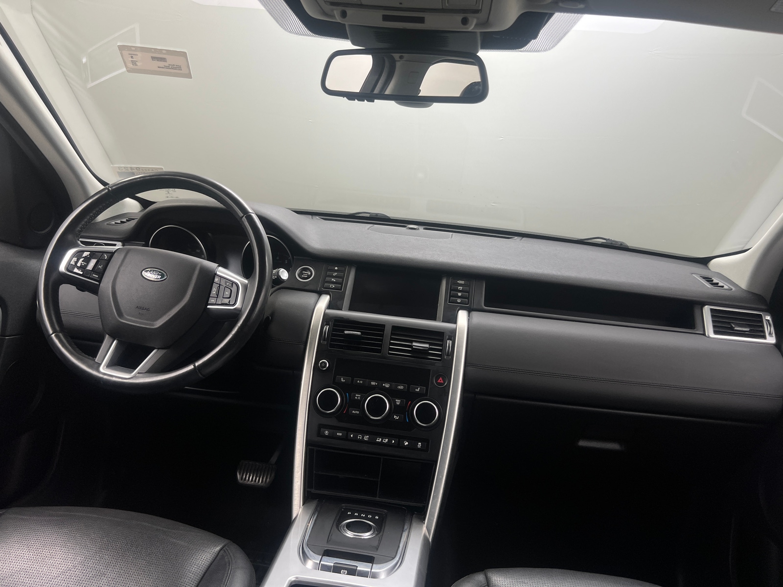 Thumbnail: 2018 Land Rover Discovery Sport - 2