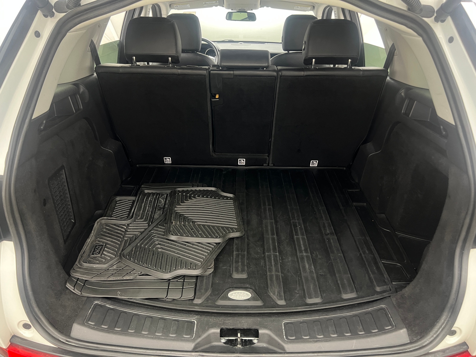 Thumbnail: 2018 Land Rover Discovery Sport - 6