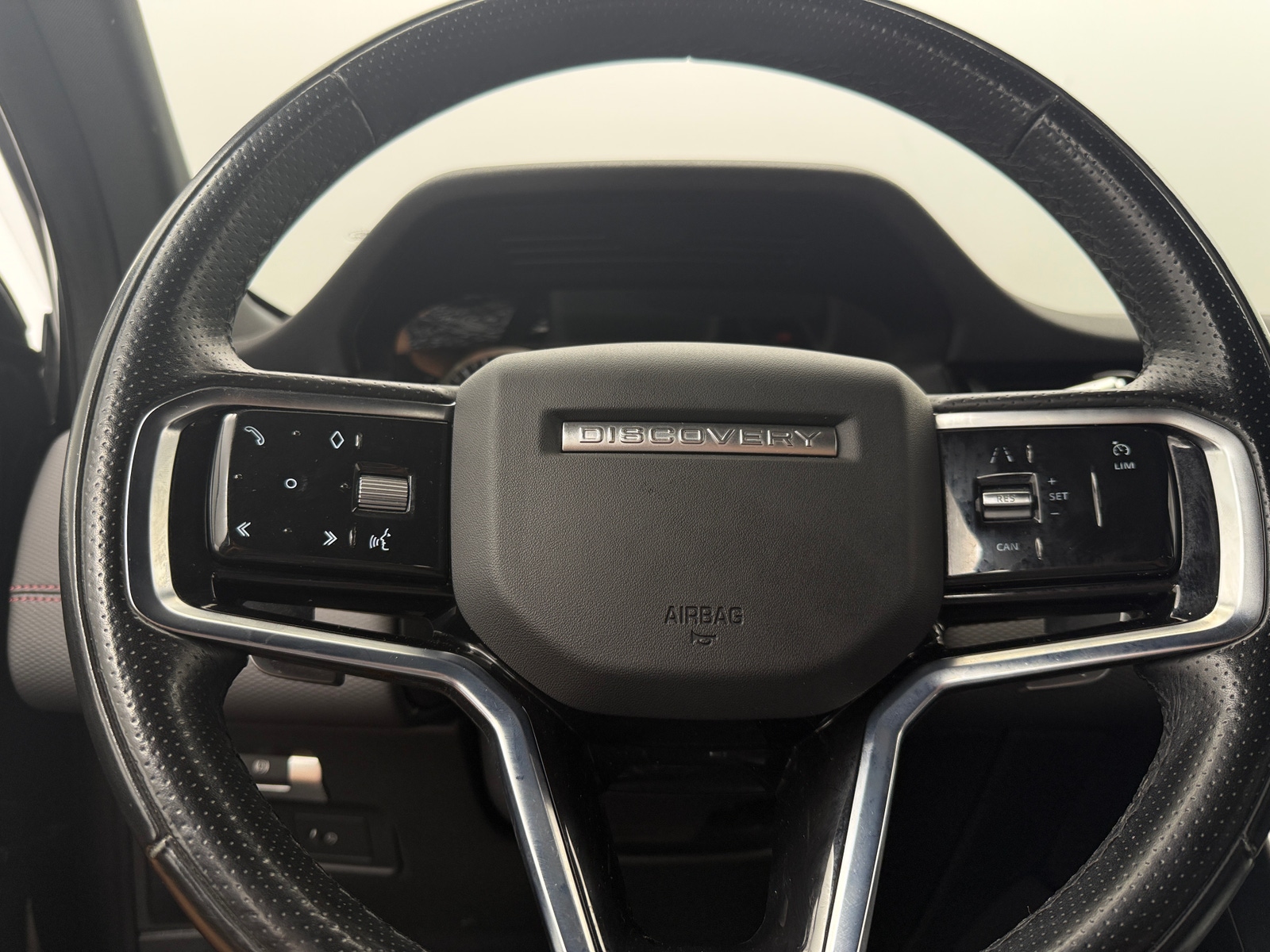 Thumbnail: 2021 Land Rover Discovery Sport - 4