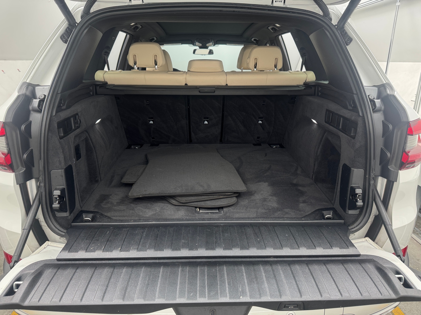 Thumbnail: 2021 BMW X5 - 6