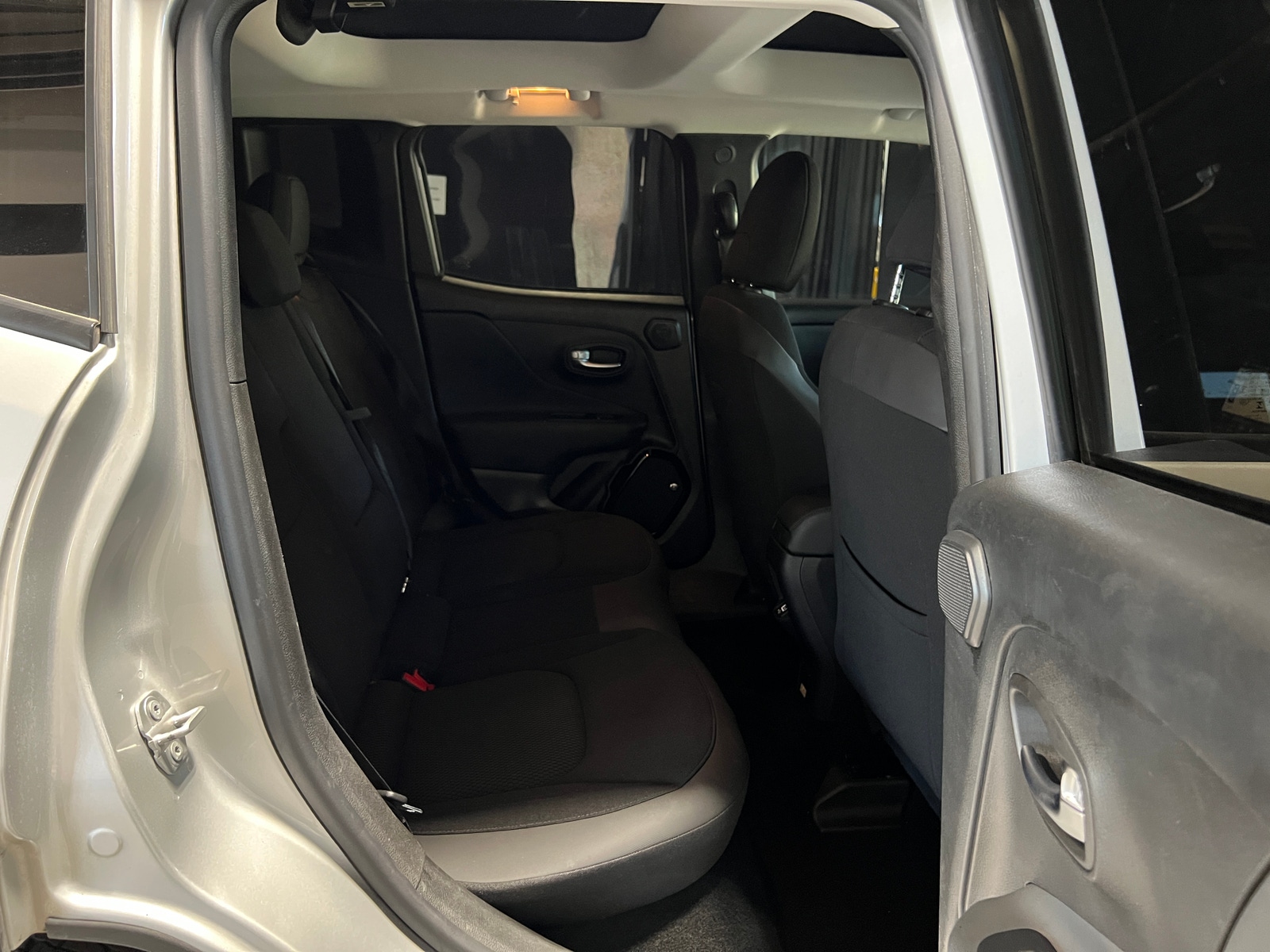 Thumbnail: 2018 Jeep Renegade - 6