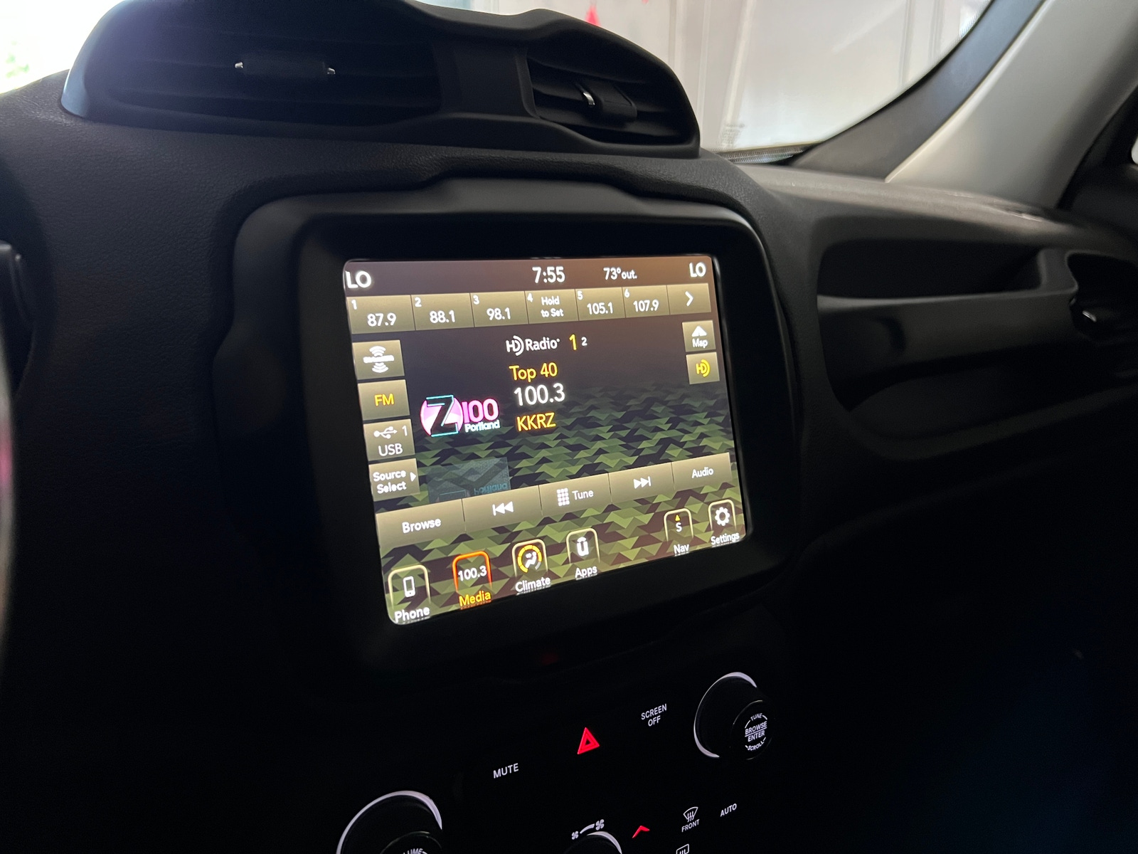 Thumbnail: 2018 Jeep Renegade - 4