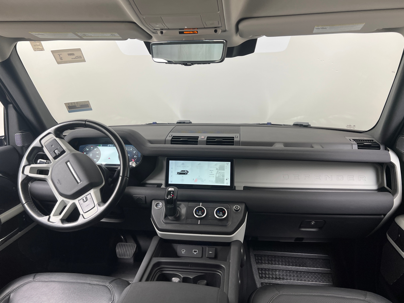 Thumbnail: 2022 Land Rover Defender - 3