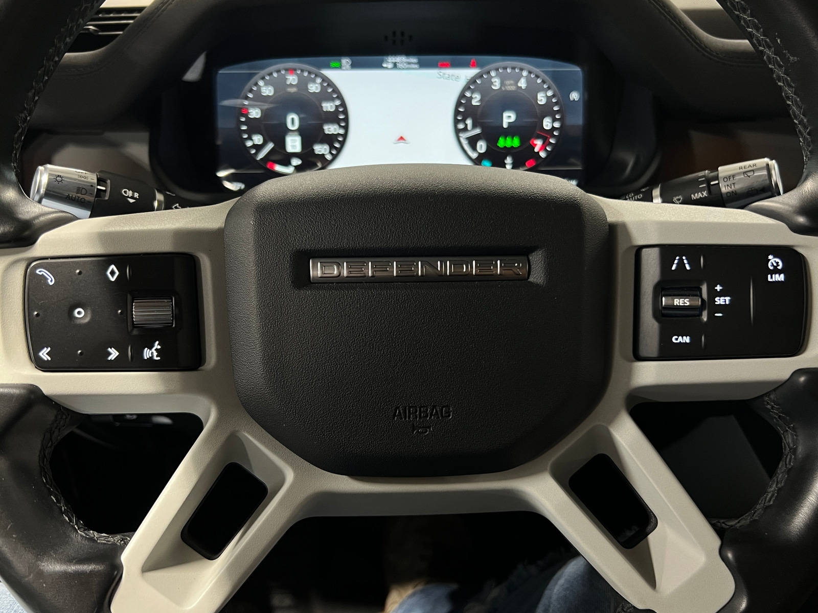 Thumbnail: 2022 Land Rover Defender - 5