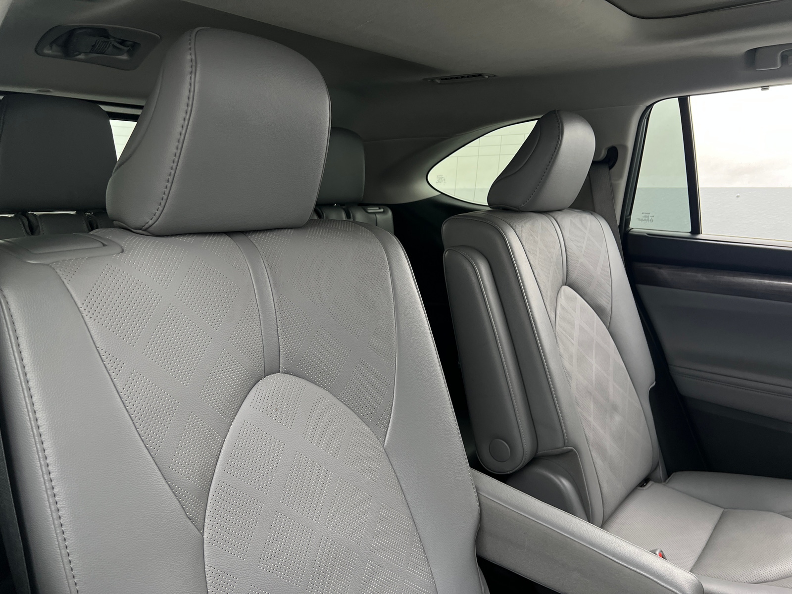 Thumbnail: 2022 Toyota Highlander - 5