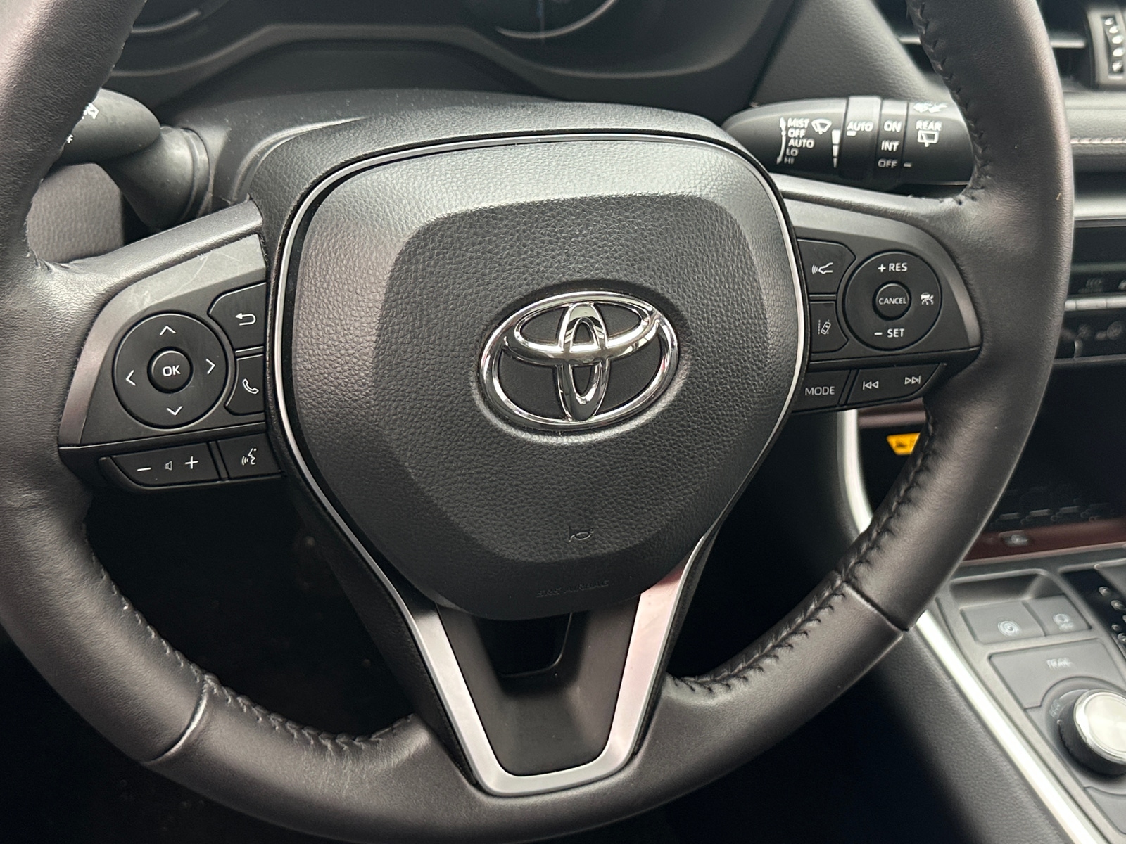 Thumbnail: 2022 Toyota RAV4 - 4