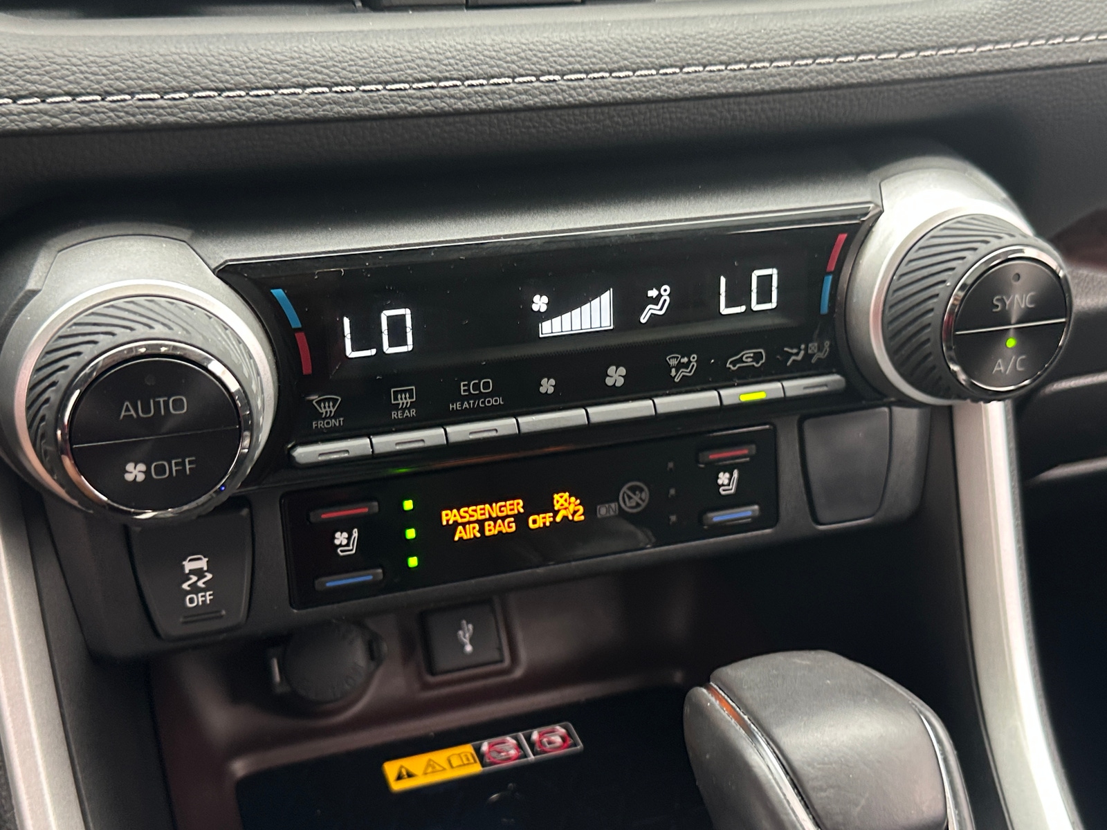 Thumbnail: 2022 Toyota RAV4 - 3