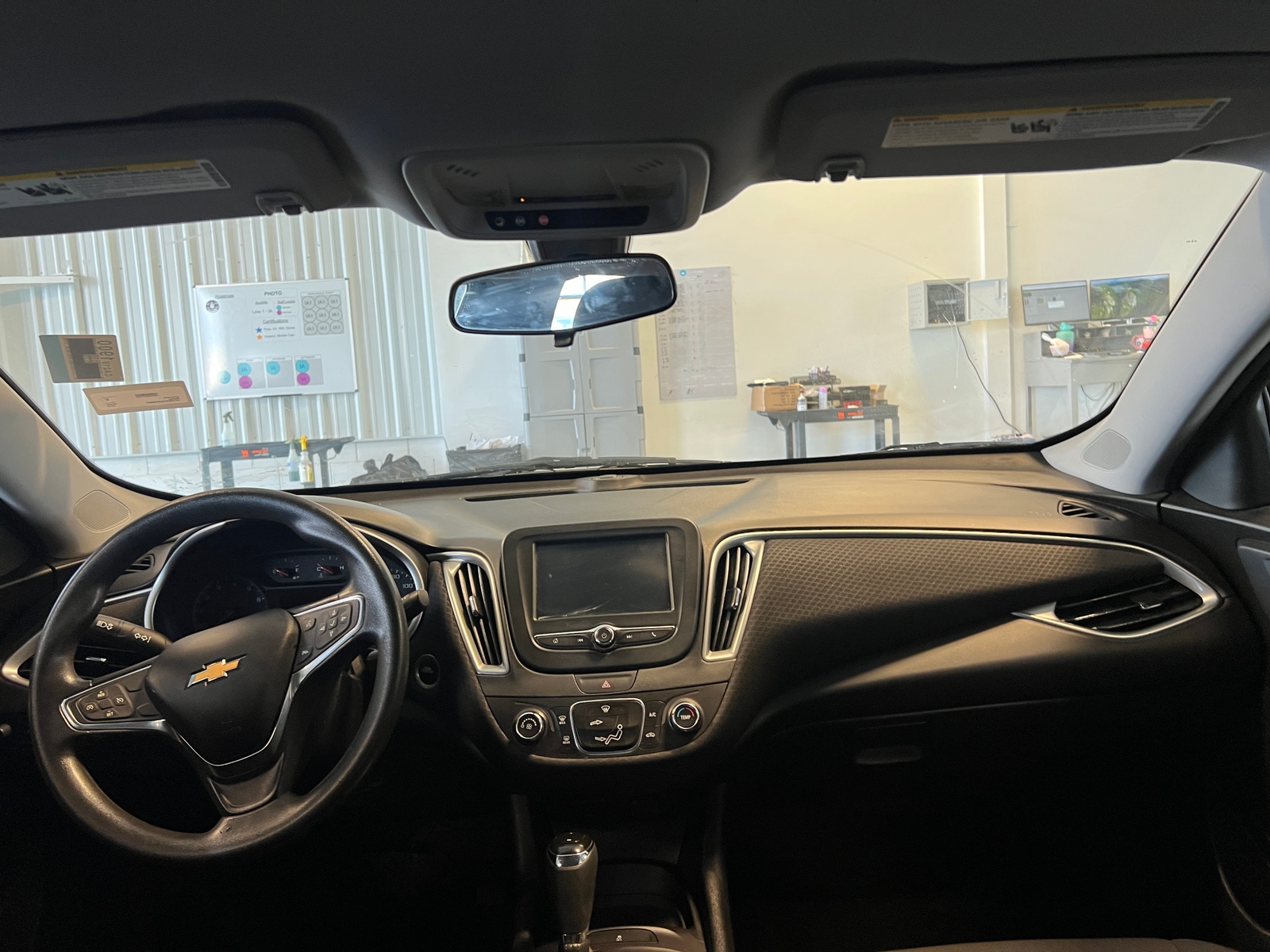 Thumbnail: 2018 Chevrolet Malibu - 3