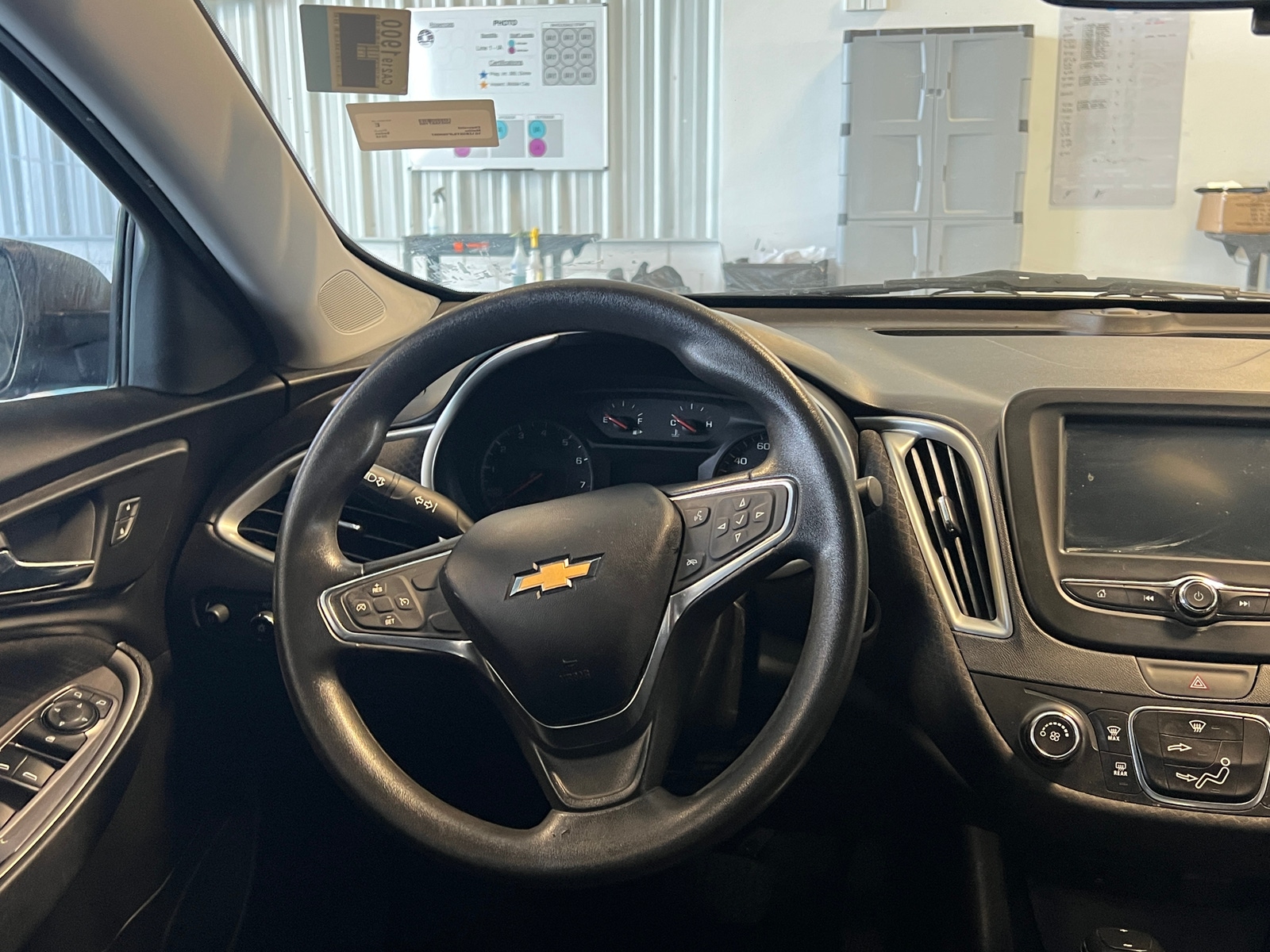 Thumbnail: 2018 Chevrolet Malibu - 5