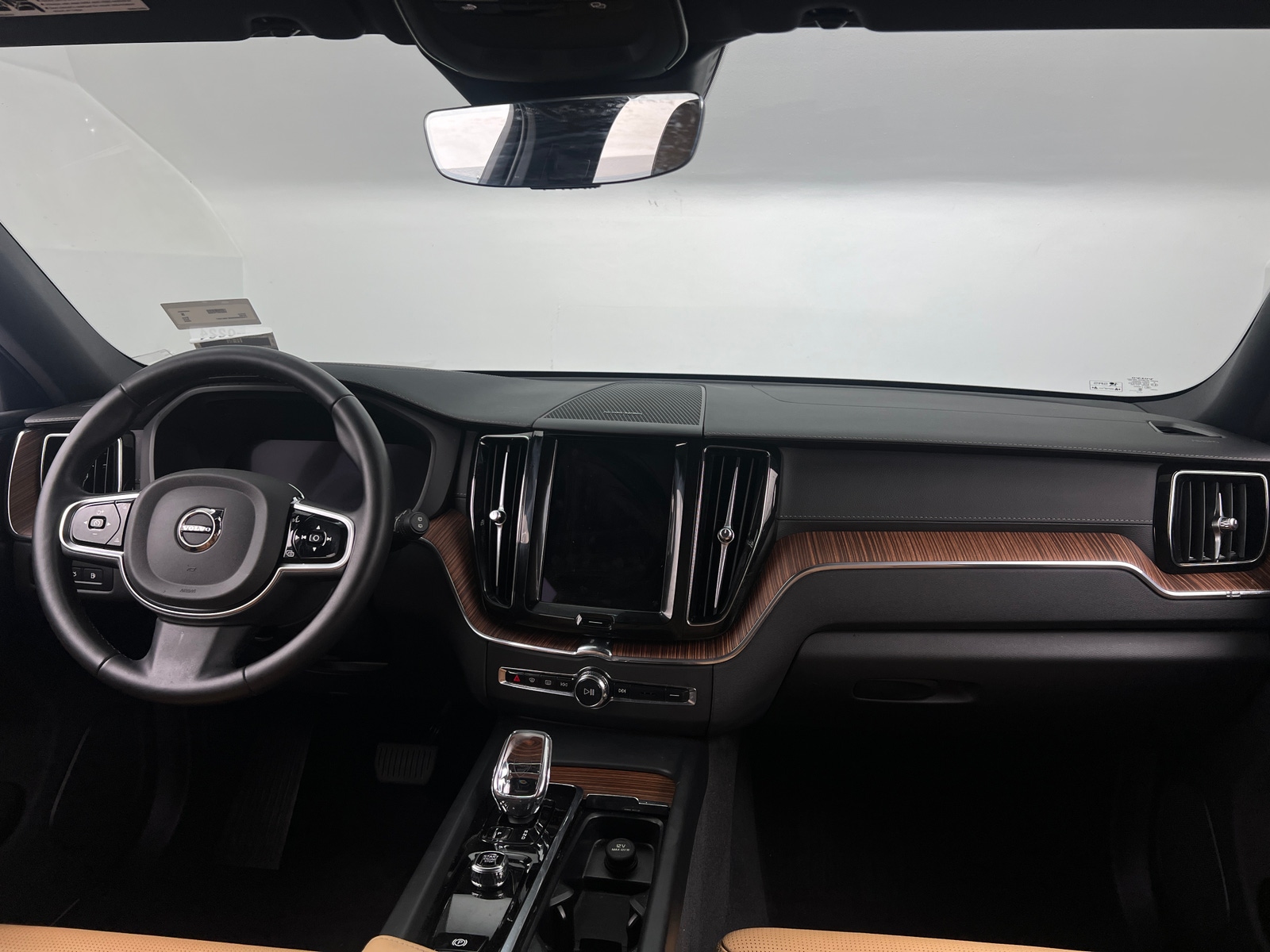 Thumbnail: 2025 Volvo XC60 - 2