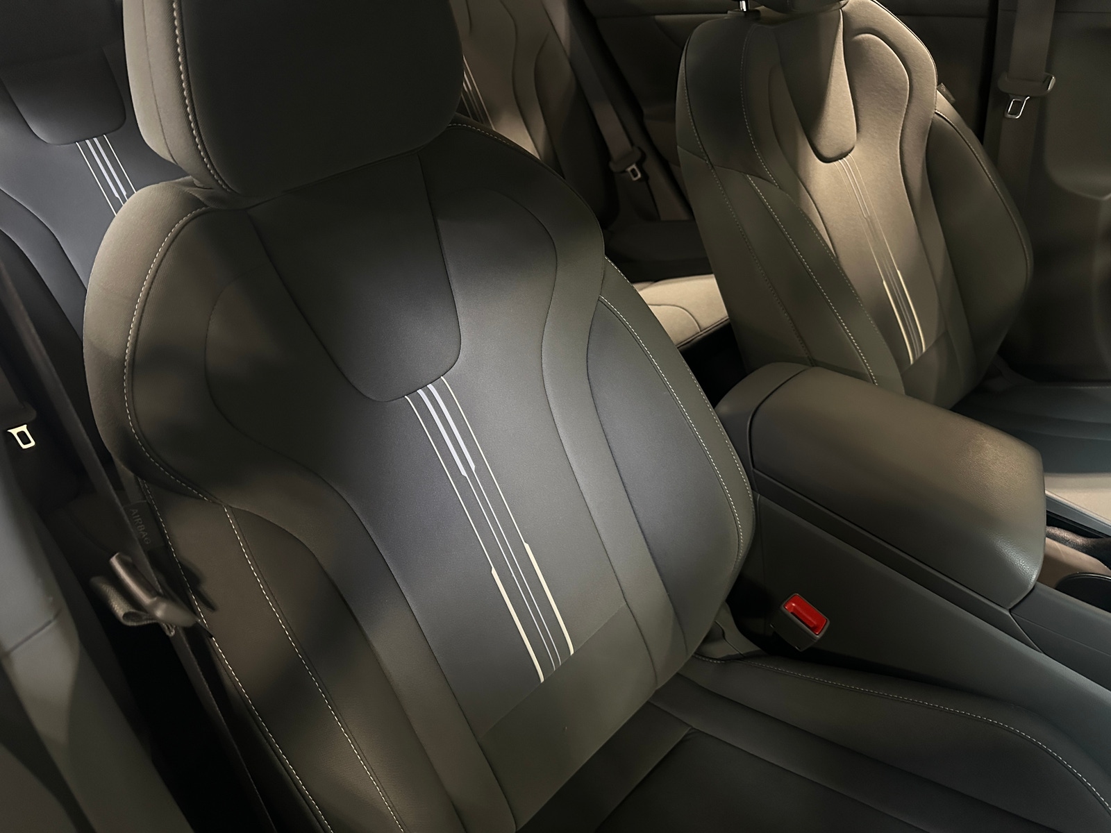 Thumbnail: 2023 Hyundai Elantra - 2