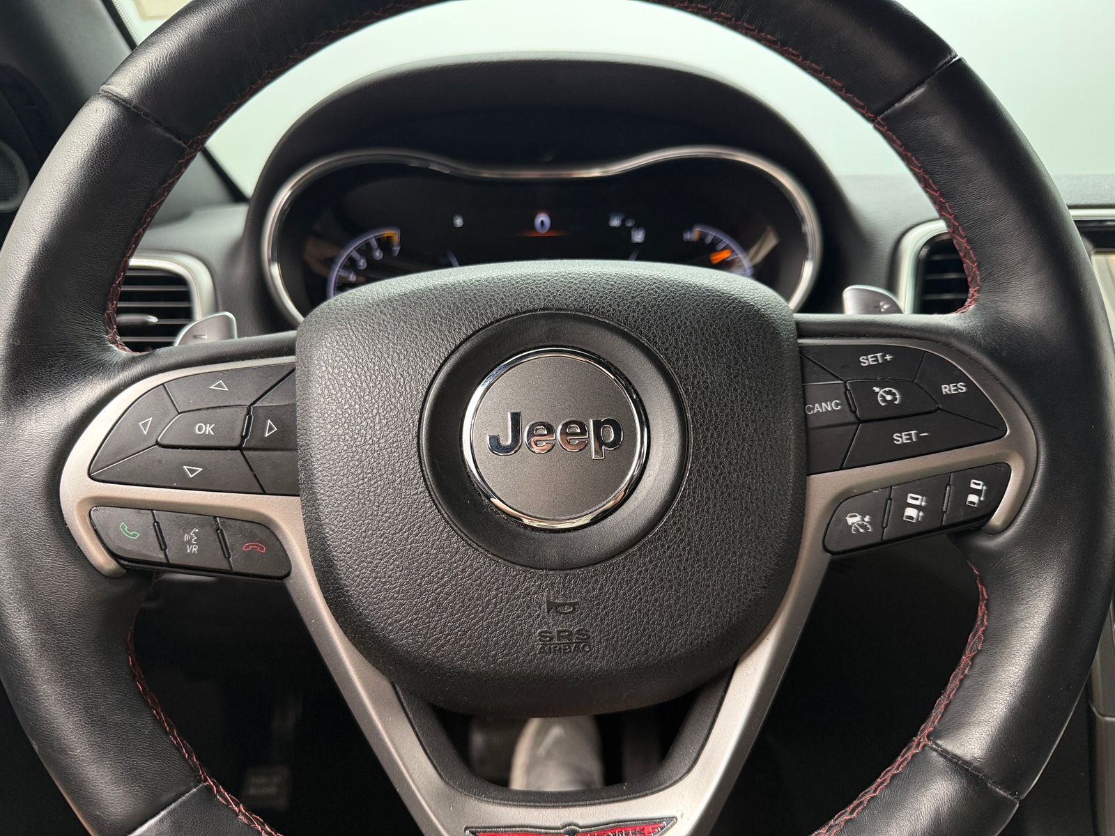 Thumbnail: 2017 Jeep Grand Cherokee - 5