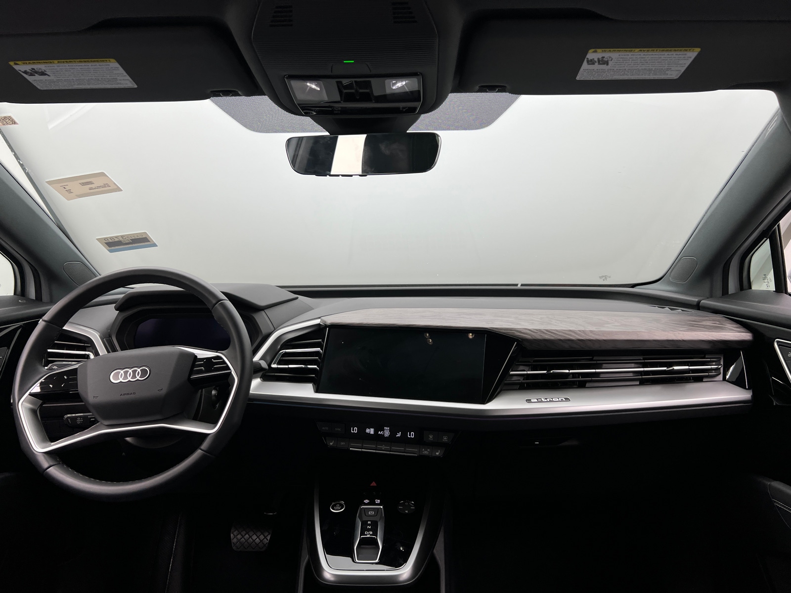 Thumbnail: 2024 Audi Q4 e-tron - 2