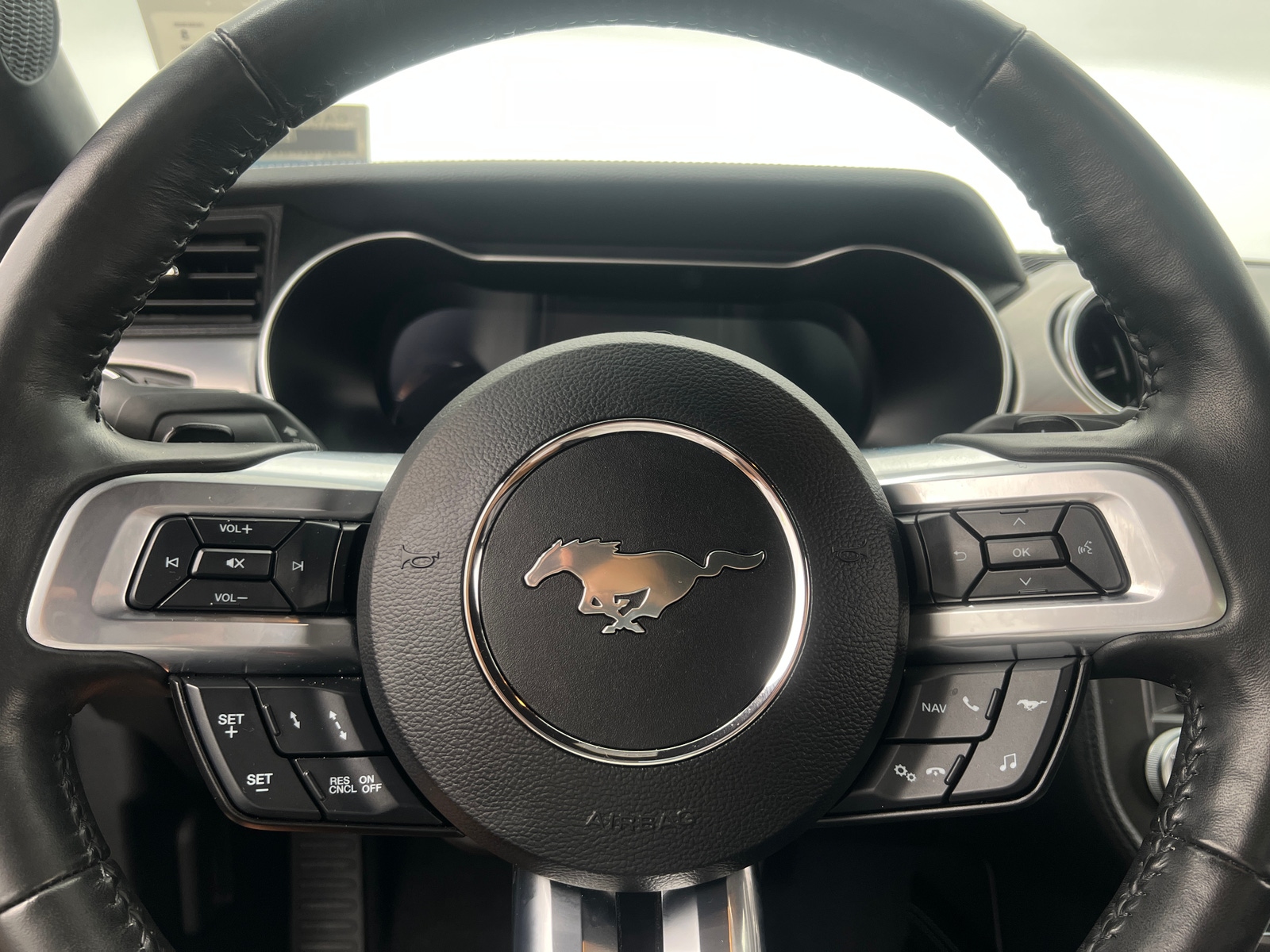 Thumbnail: 2022 Ford Mustang - 4