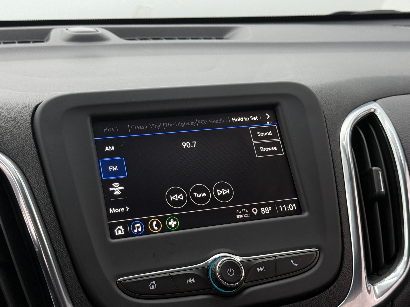 Thumbnail: 2023 Chevrolet Equinox - 4
