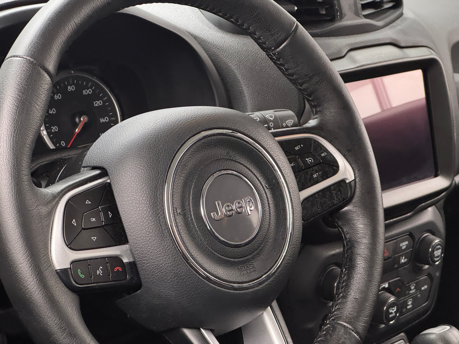 Thumbnail: 2023 Jeep Renegade - 5