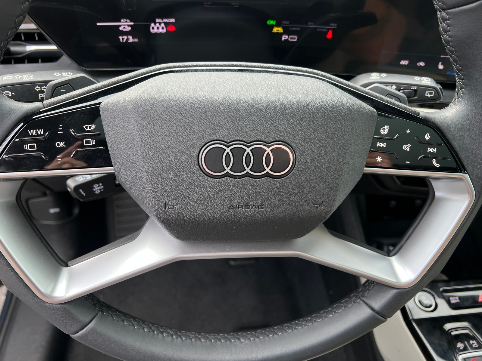 Thumbnail: 2025 Audi Q6 e-tron - 4