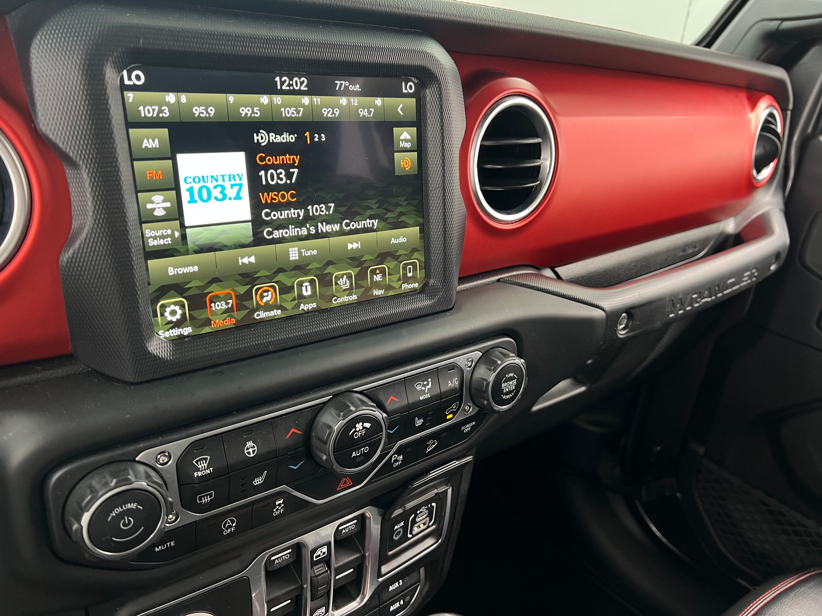 Thumbnail: 2018 Jeep Wrangler - 3