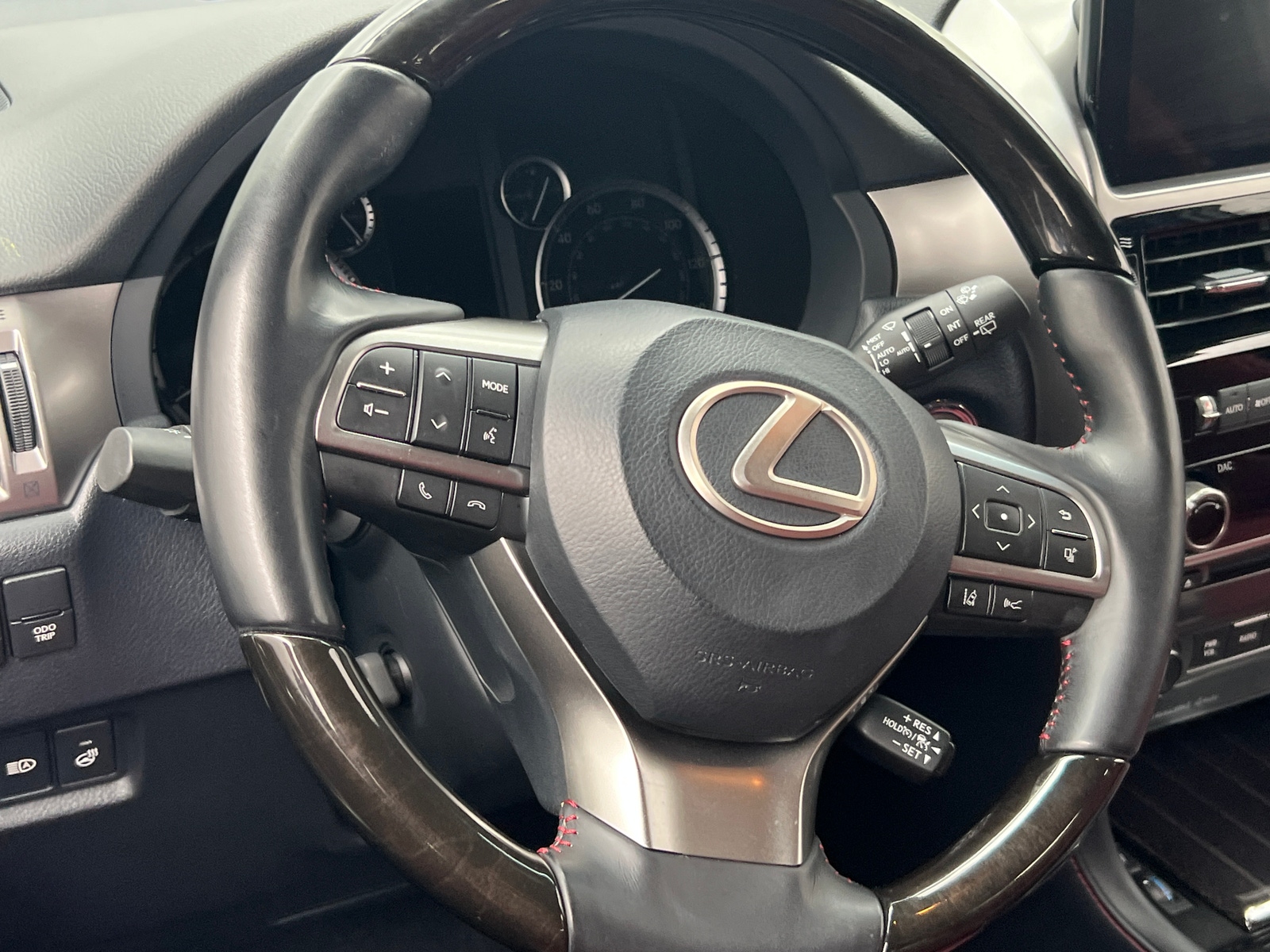 Thumbnail: 2023 Lexus GX - 4