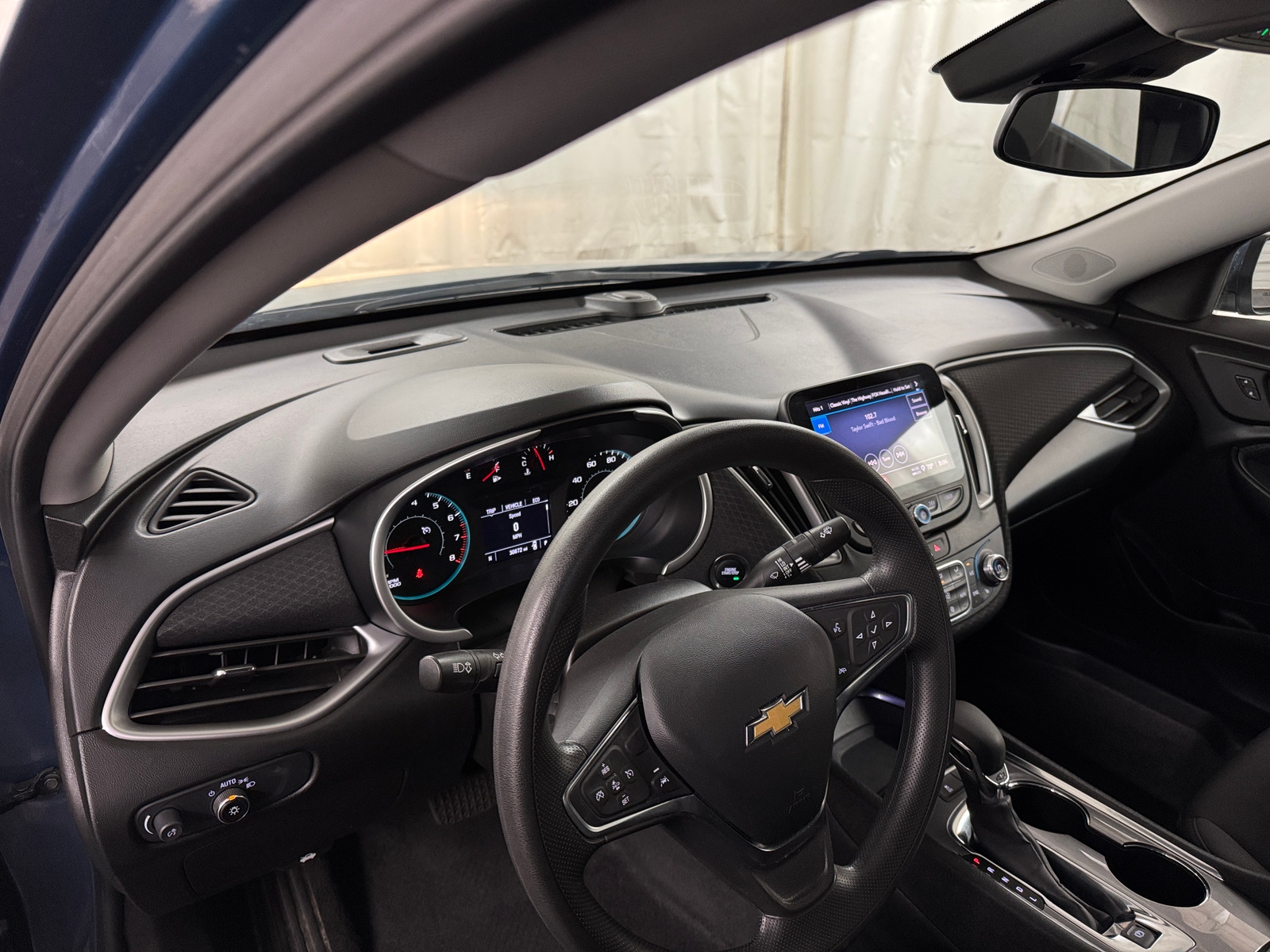 Thumbnail: 2024 Chevrolet Malibu - 3
