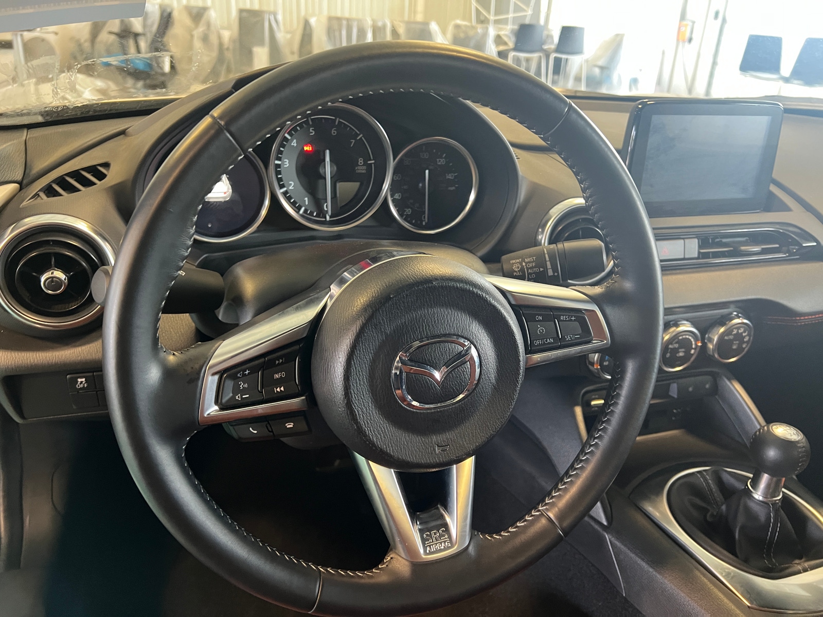 Thumbnail: 2022 Mazda MX-5 Miata - 4