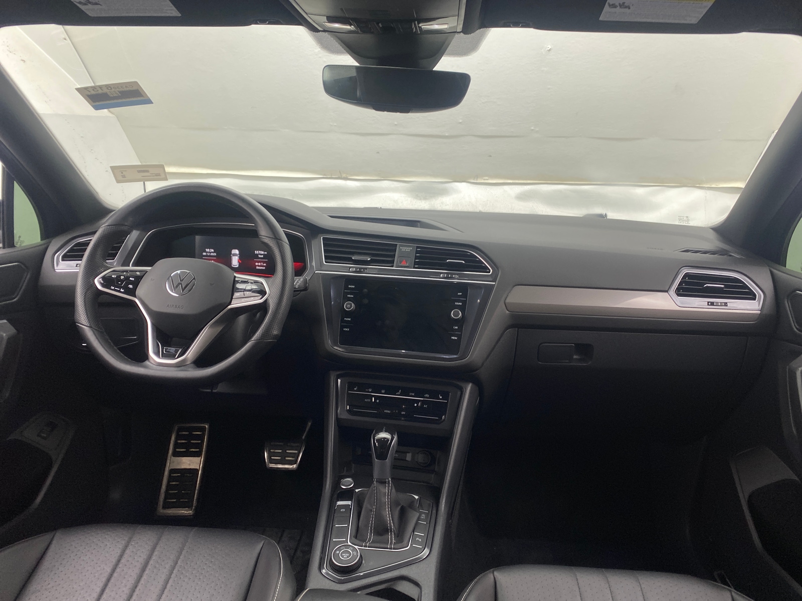 Thumbnail: 2022 Volkswagen Tiguan - 2