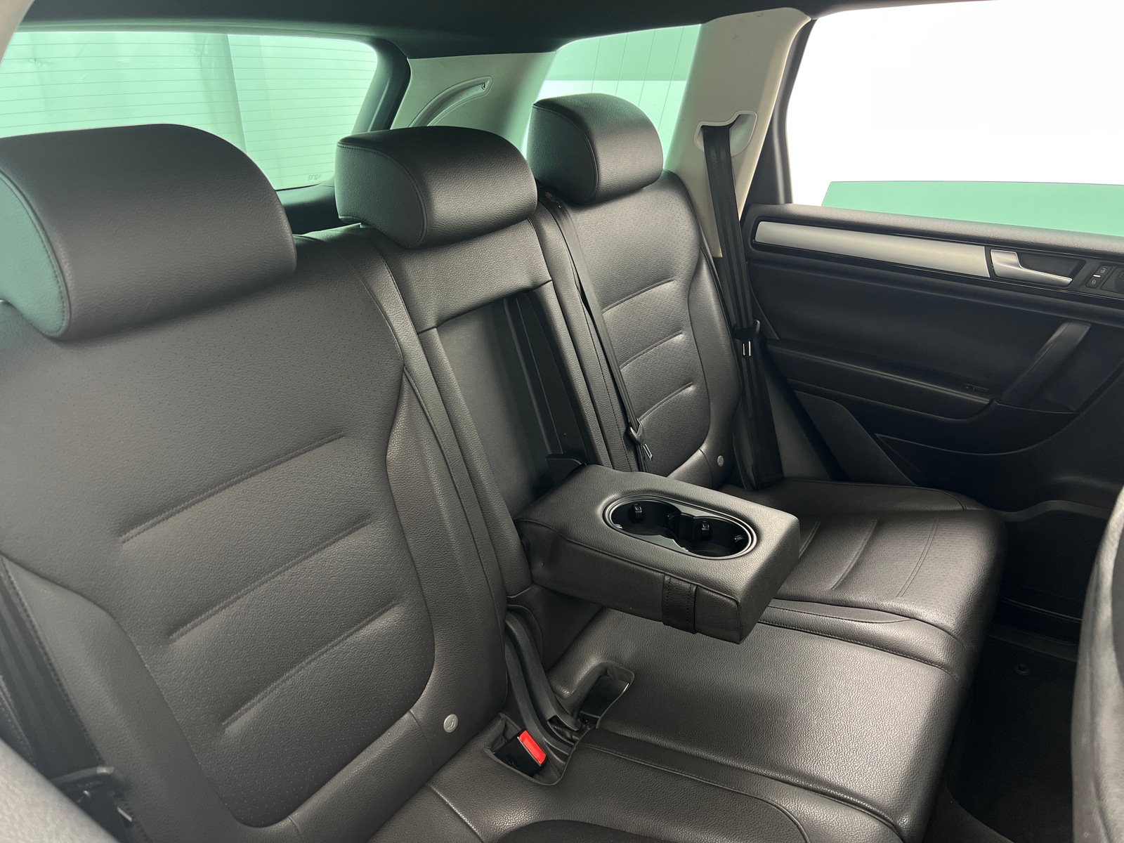 Thumbnail: 2014 Volkswagen Touareg - 6