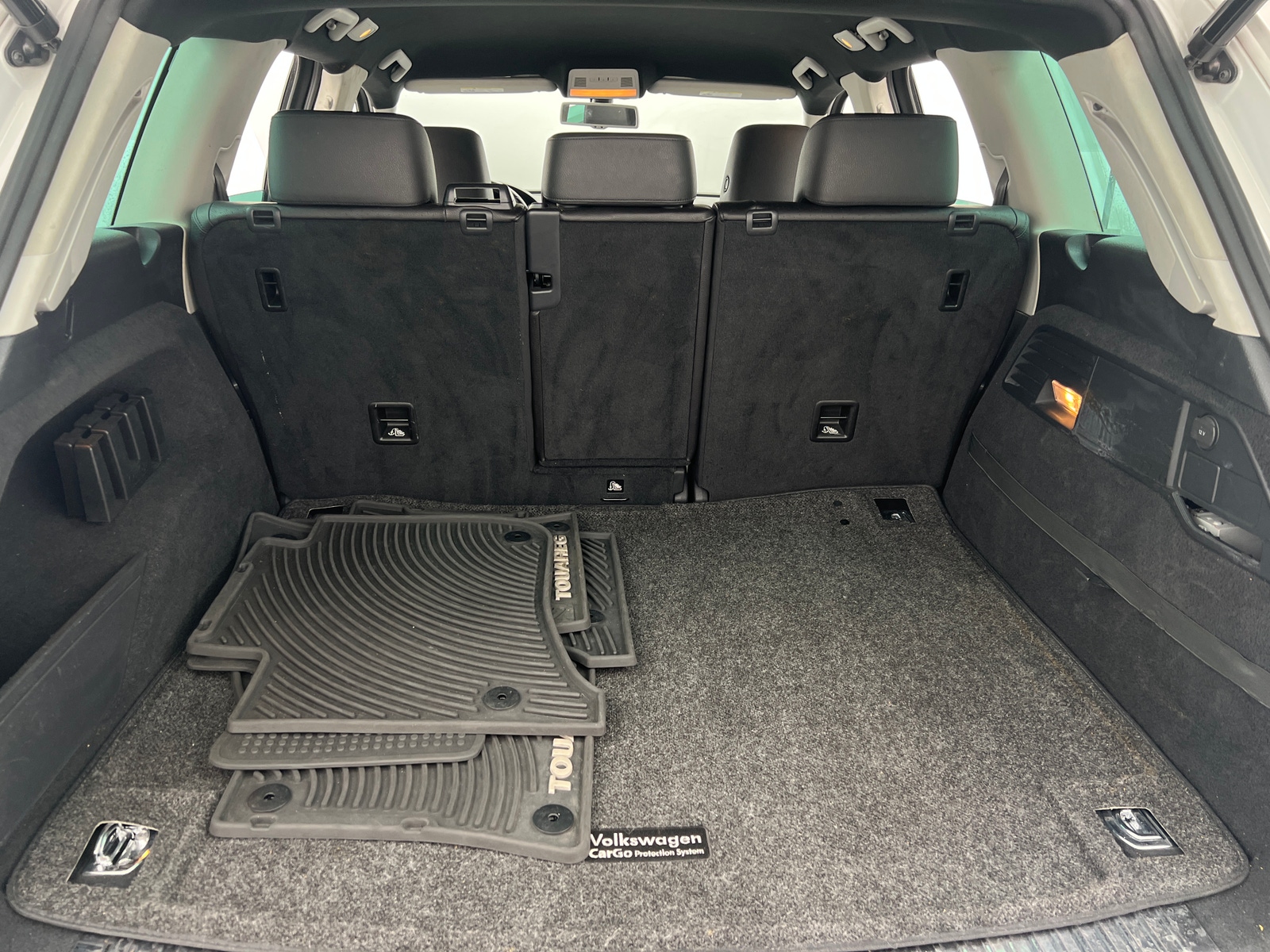 Thumbnail: 2014 Volkswagen Touareg - 7