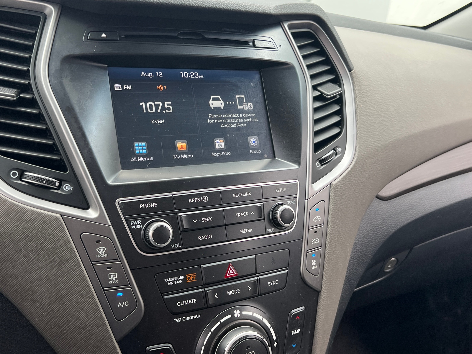 Thumbnail: 2017 Hyundai Santa Fe - 4