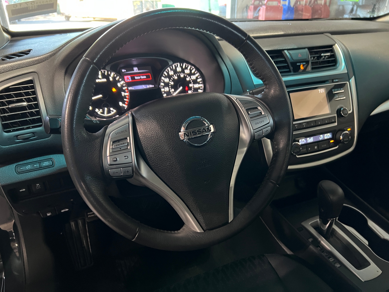 Thumbnail: 2017 Nissan Altima - 5