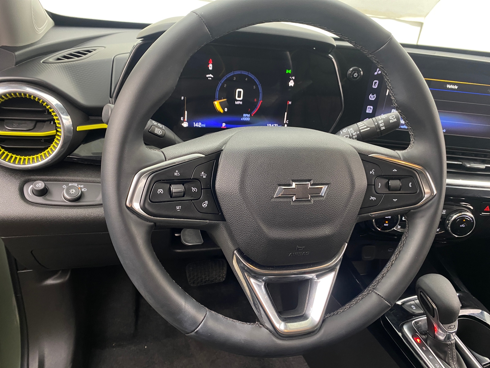 Thumbnail: 2025 Chevrolet Trax - 4