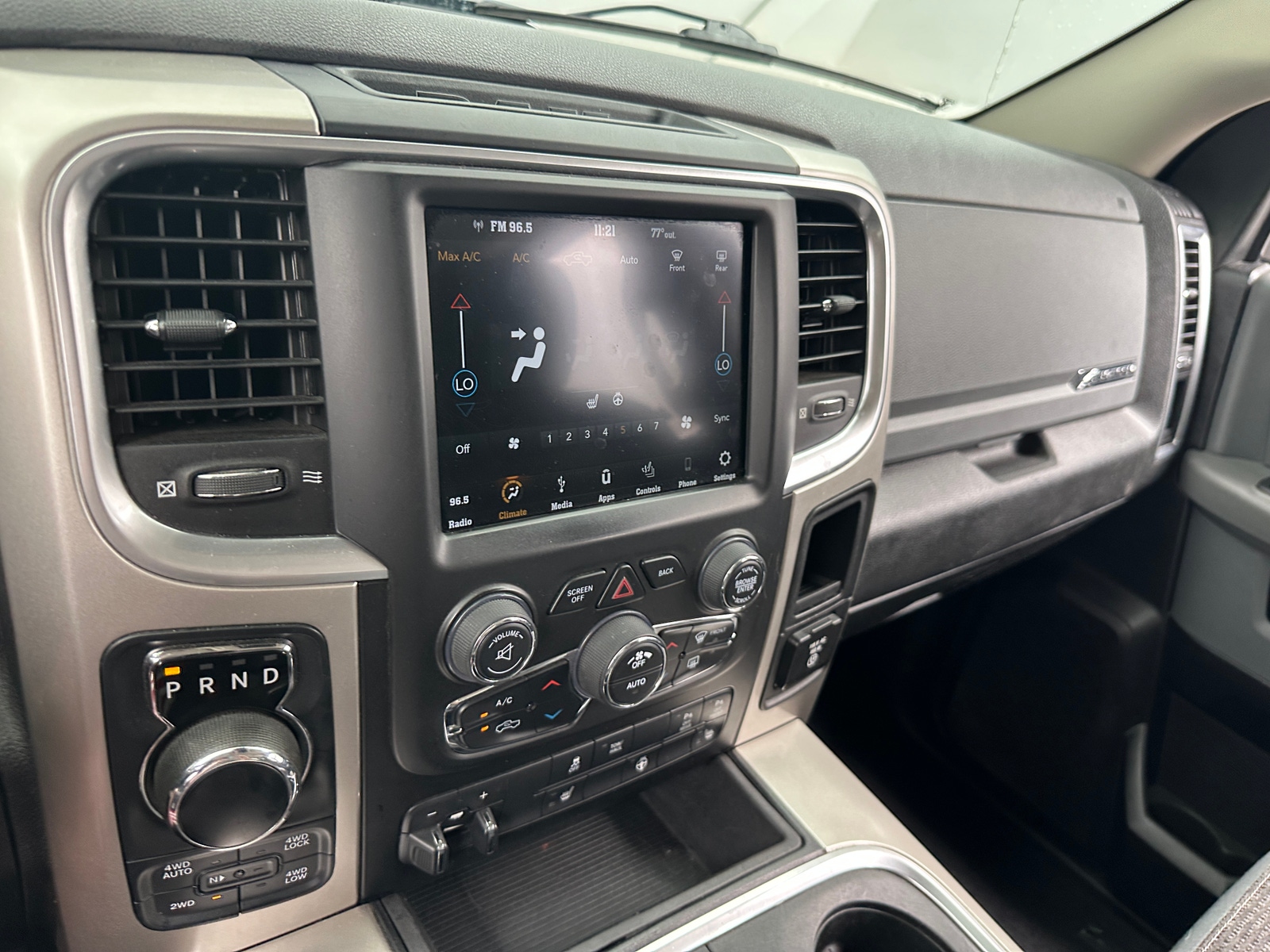 Thumbnail: 2019 RAM 1500 Classic - 4