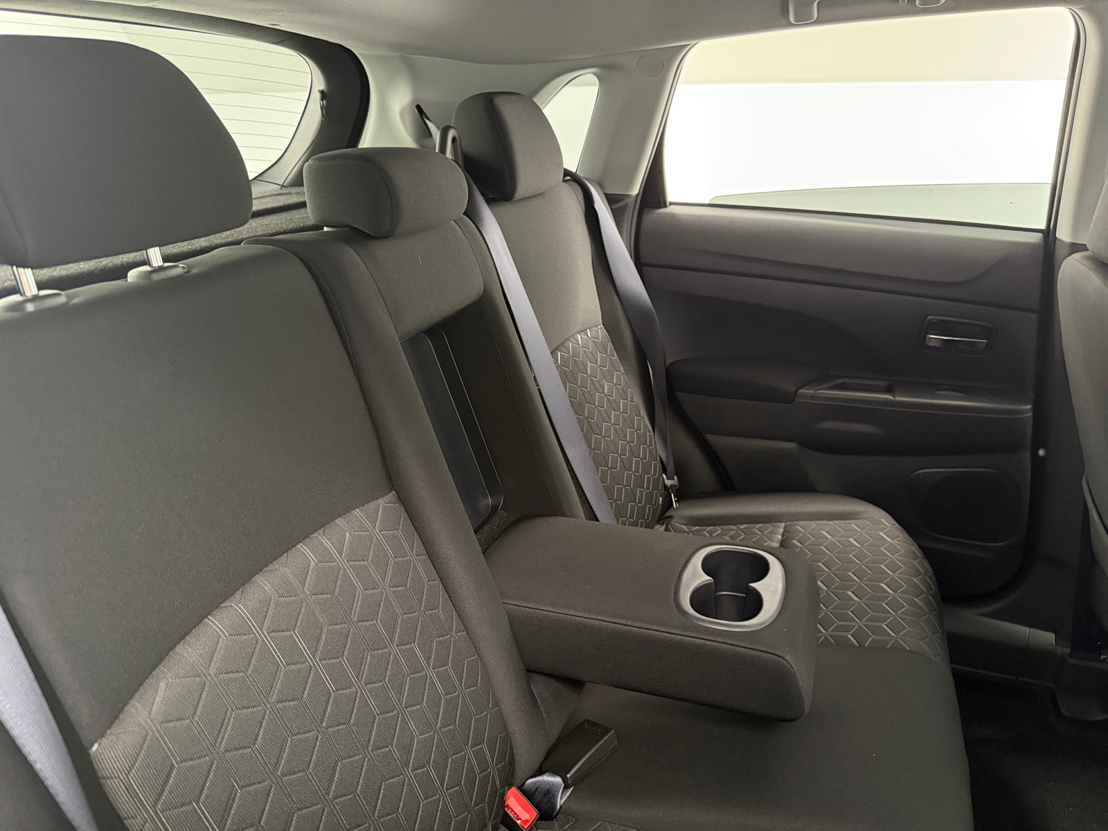 Thumbnail: 2024 Mitsubishi Outlander Sport - 6
